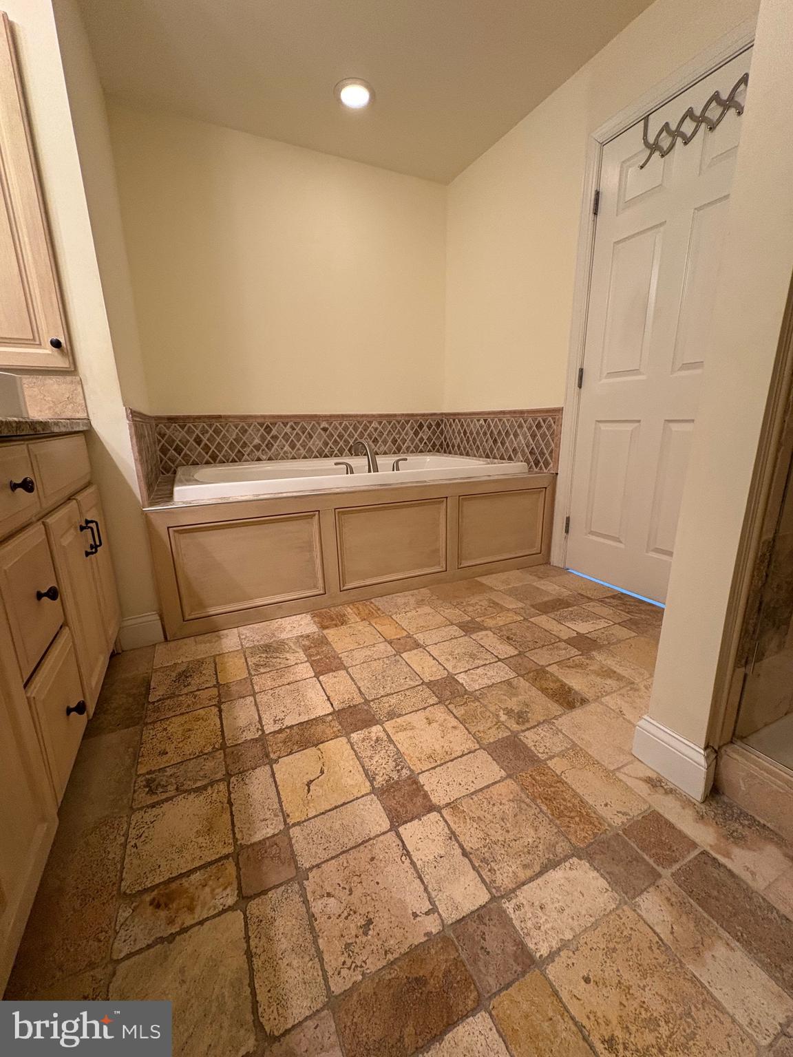 CHRISTINA LANDING - Residential