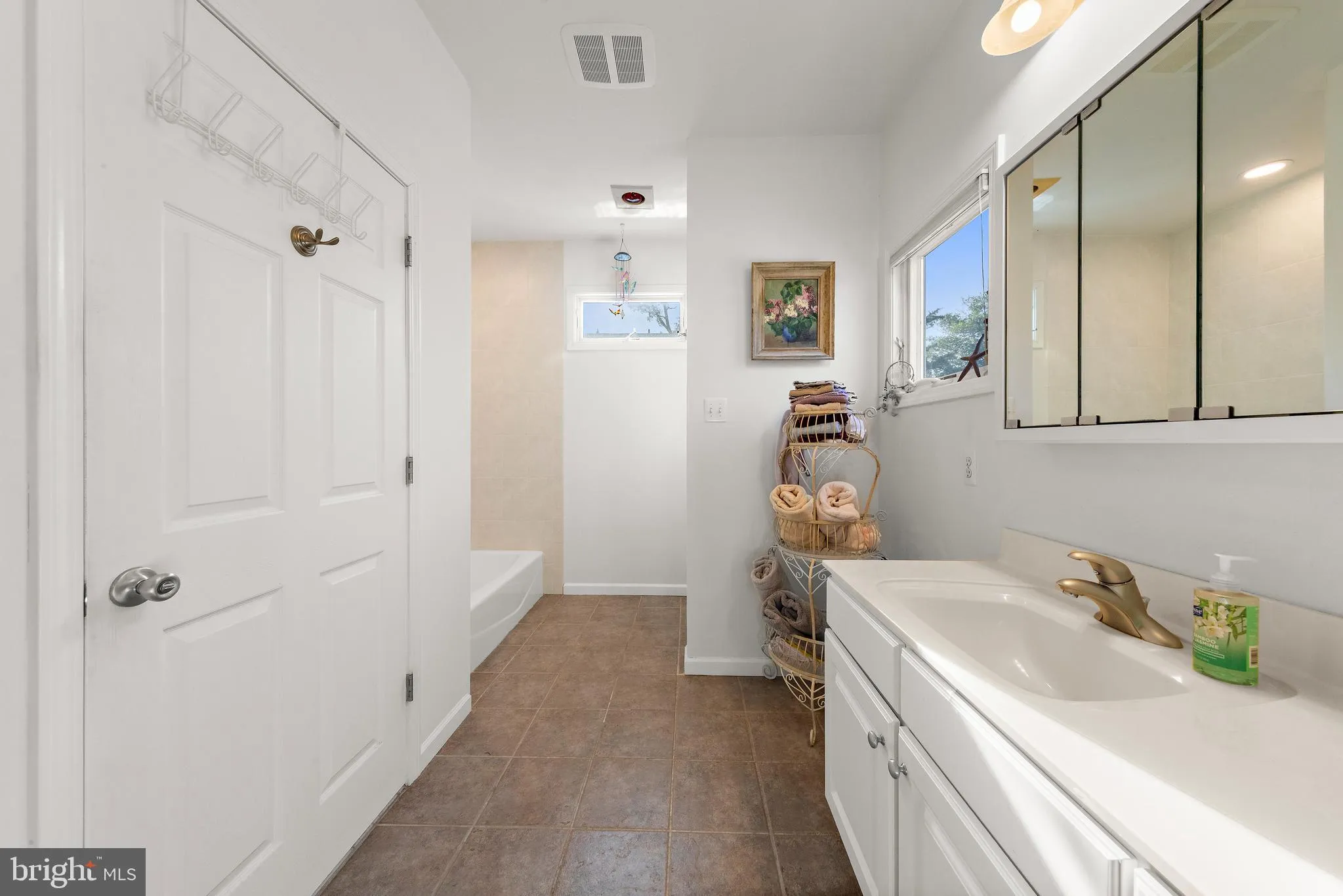 Barnegat Light, New Jersey 08006, United States, 4 Bedrooms Bedrooms, ,3 BathroomsBathrooms,Residential,Active,103259