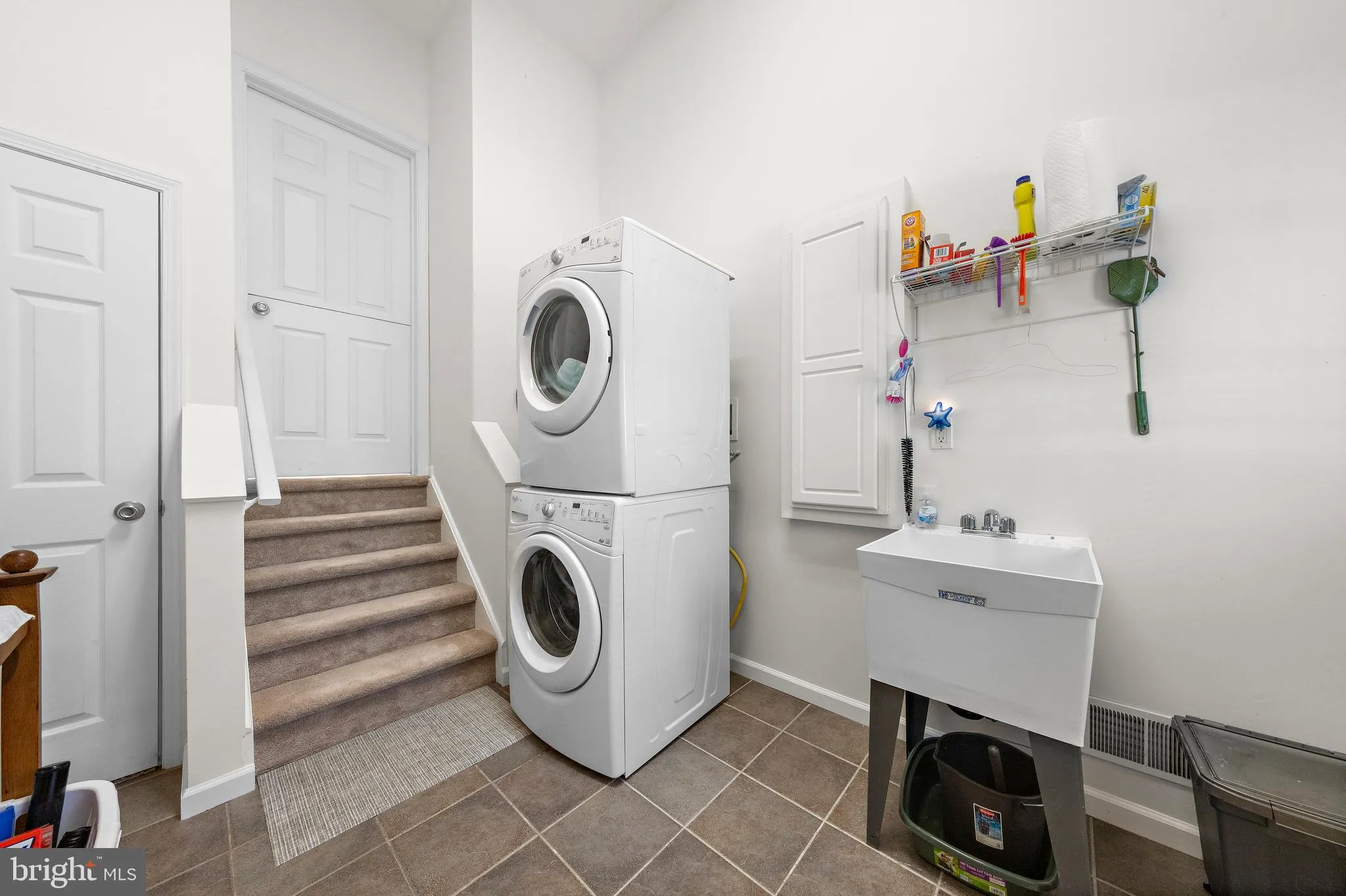 Barnegat Light, New Jersey 08006, United States, 4 Bedrooms Bedrooms, ,3 BathroomsBathrooms,Residential,Active,103259