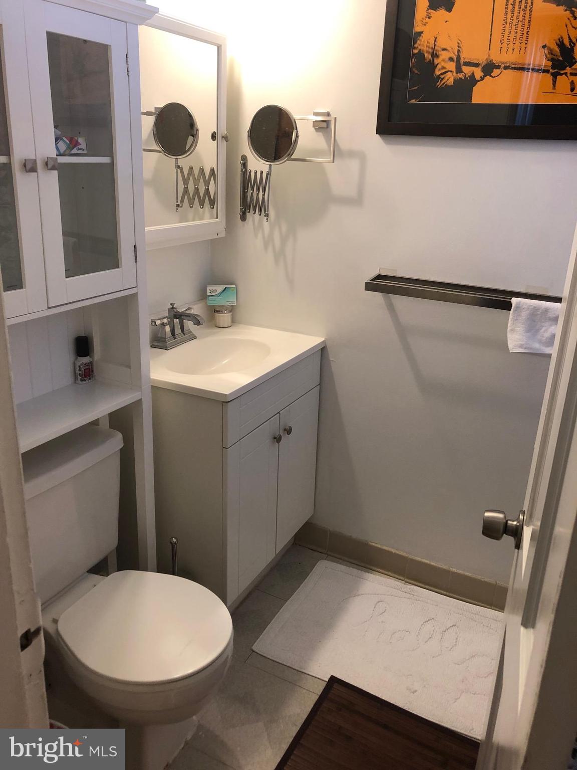 COLONIAL VILLAGE - Residential