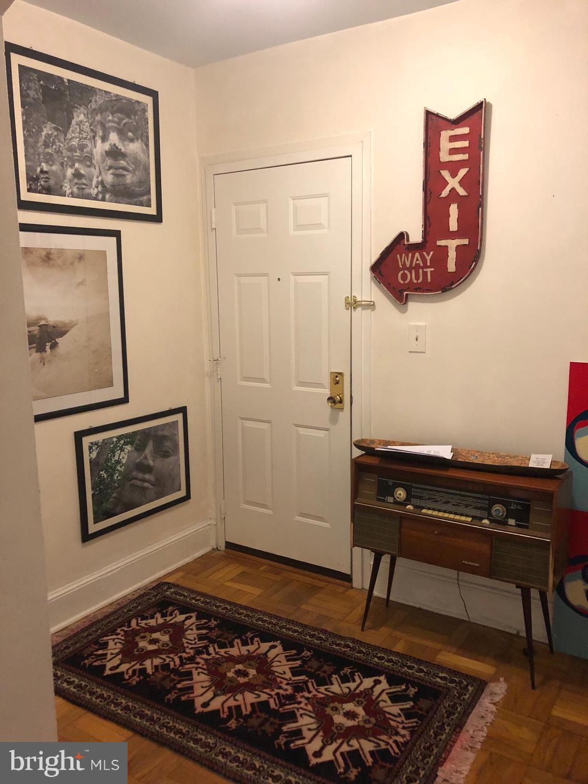 COLONIAL VILLAGE - Residential