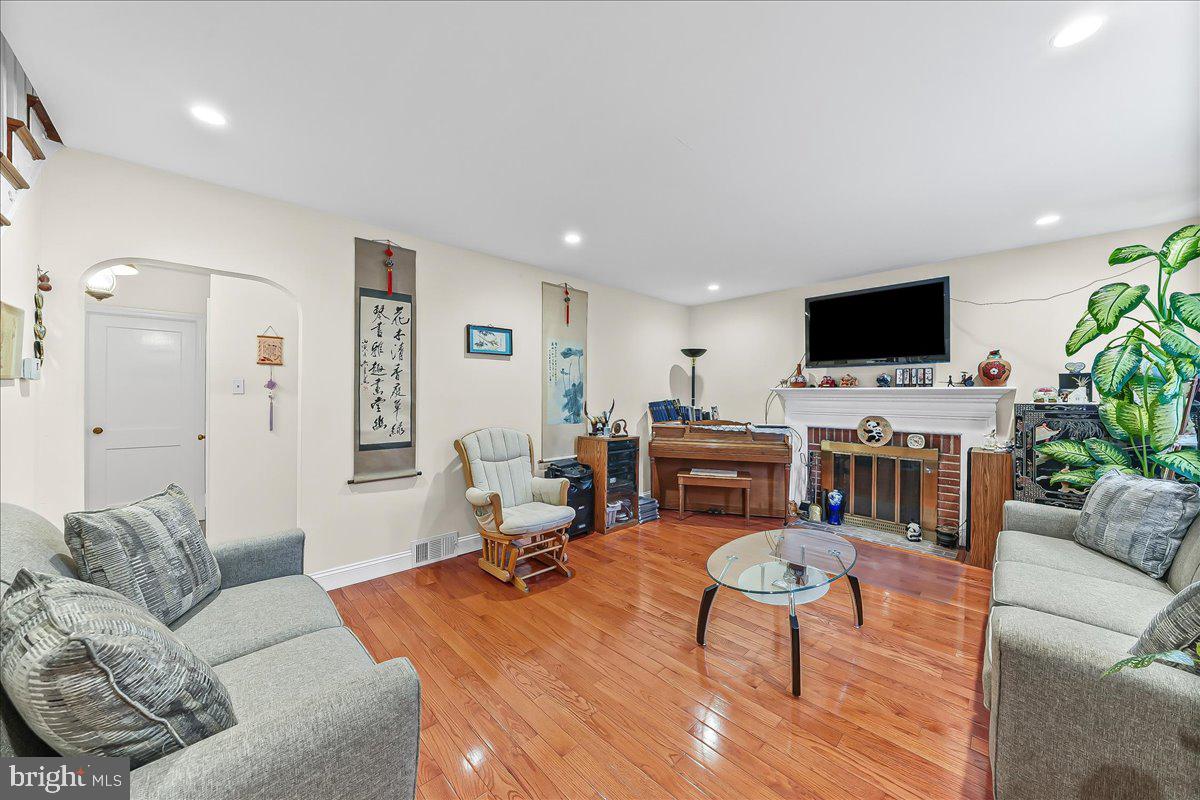 HAVERTOWN - Residential