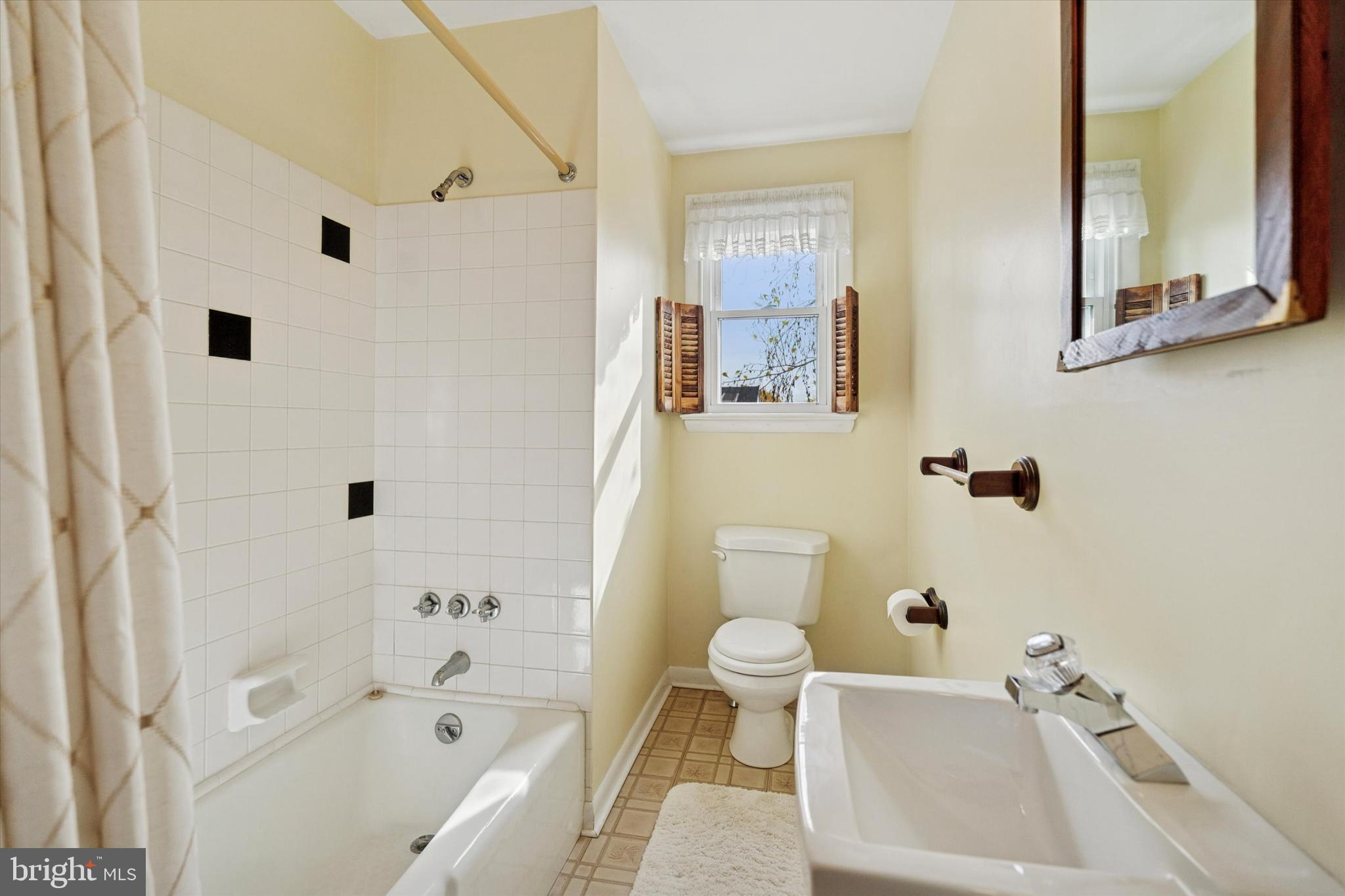 GLENSIDE - Residential