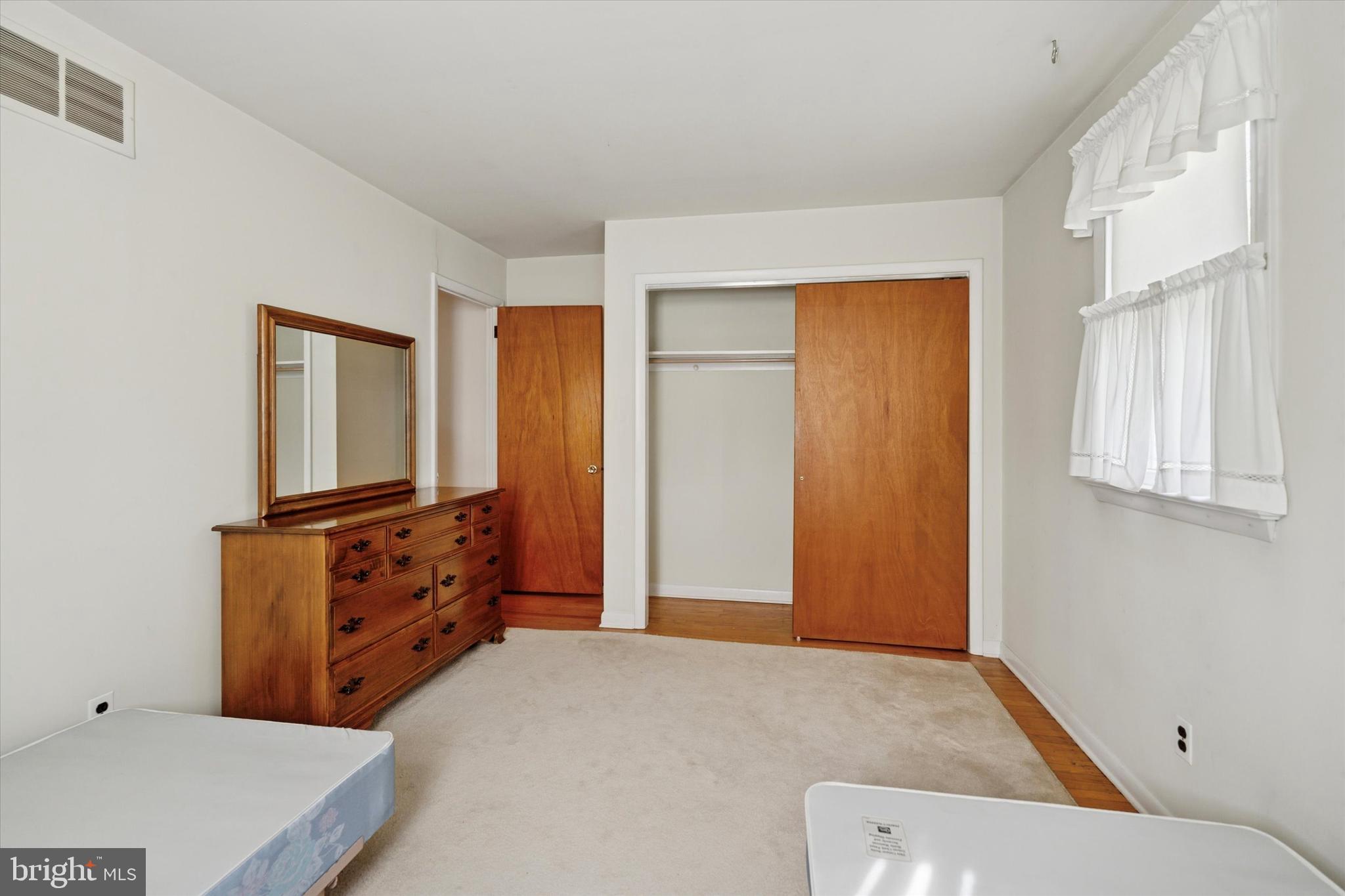 GLENSIDE - Residential