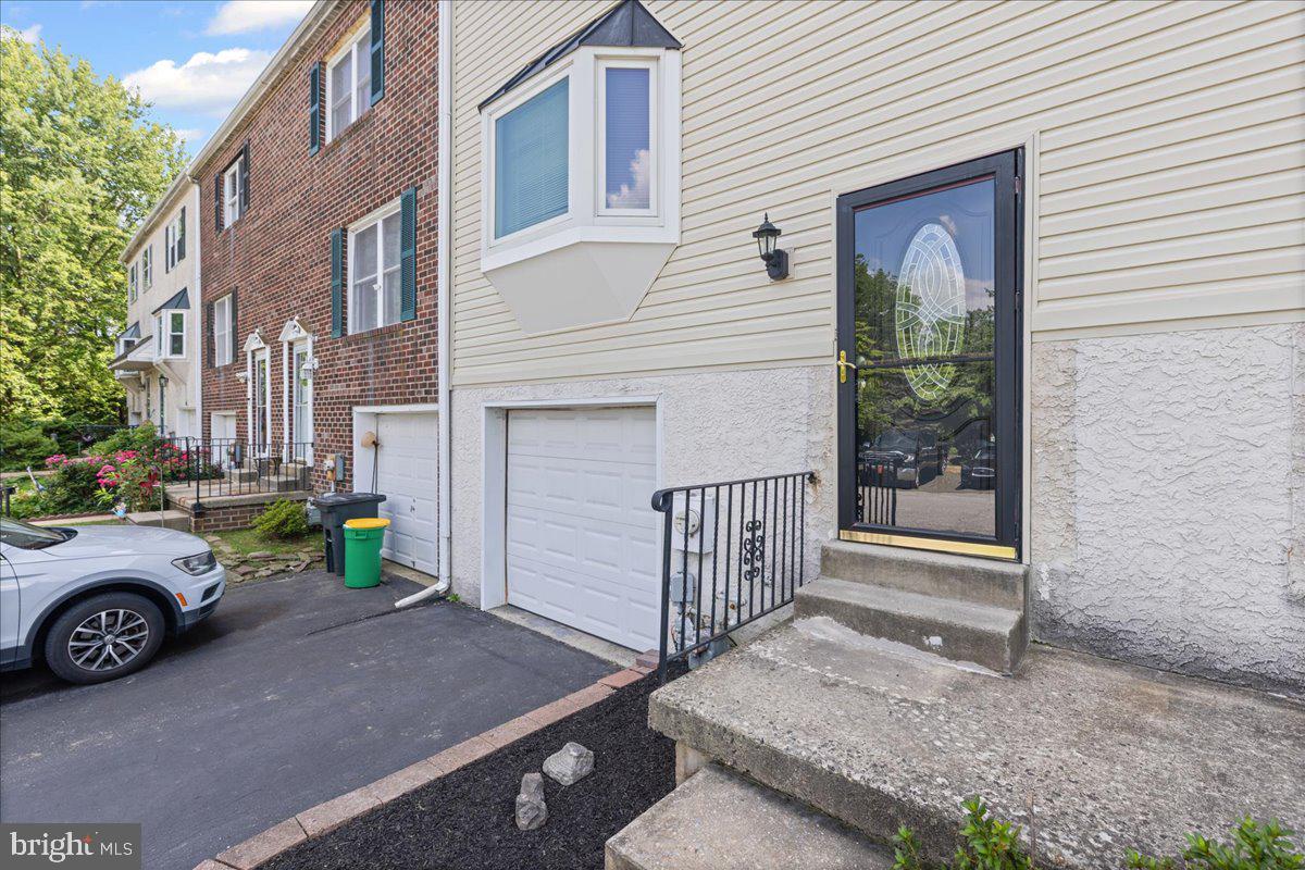 42 KINGSTON TERRACE