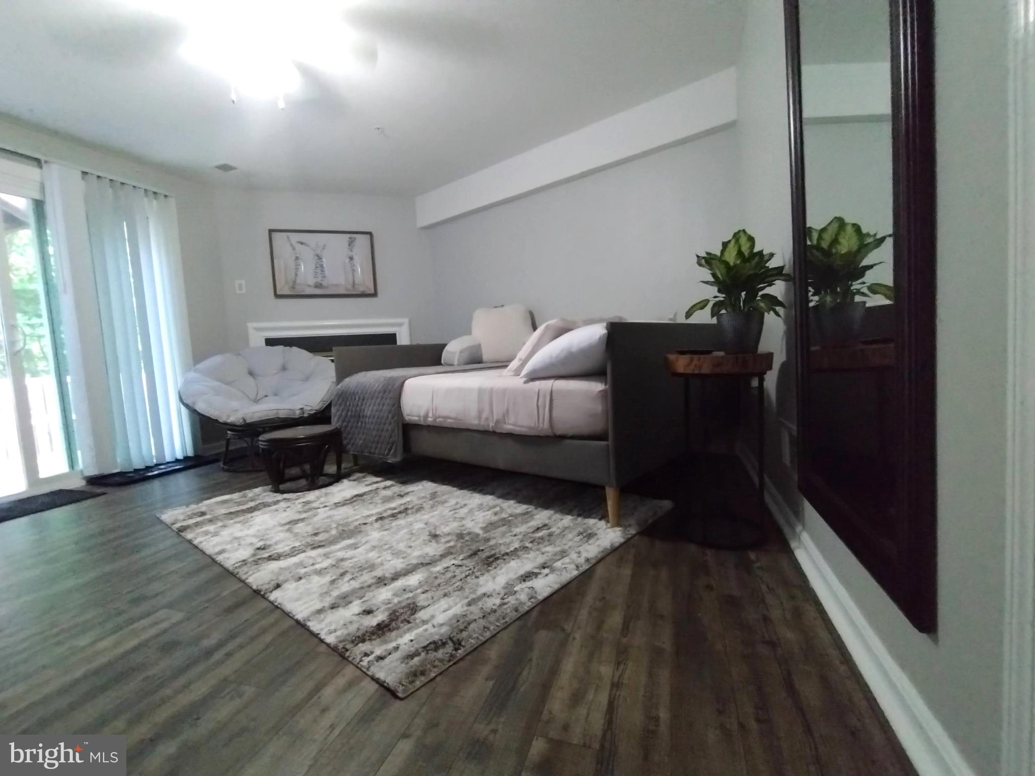 RUSSETT - Residential