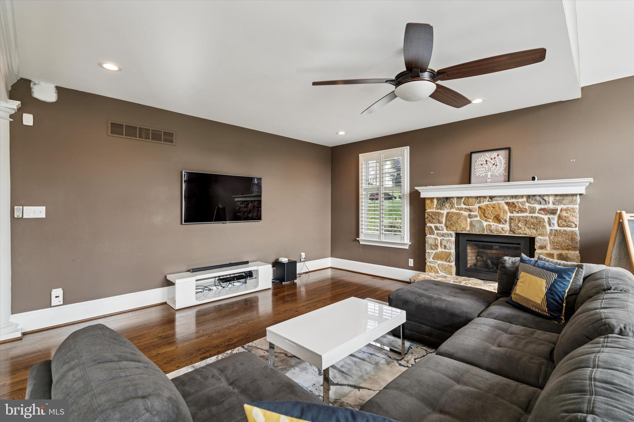 NEWLIN GREENE - Residential