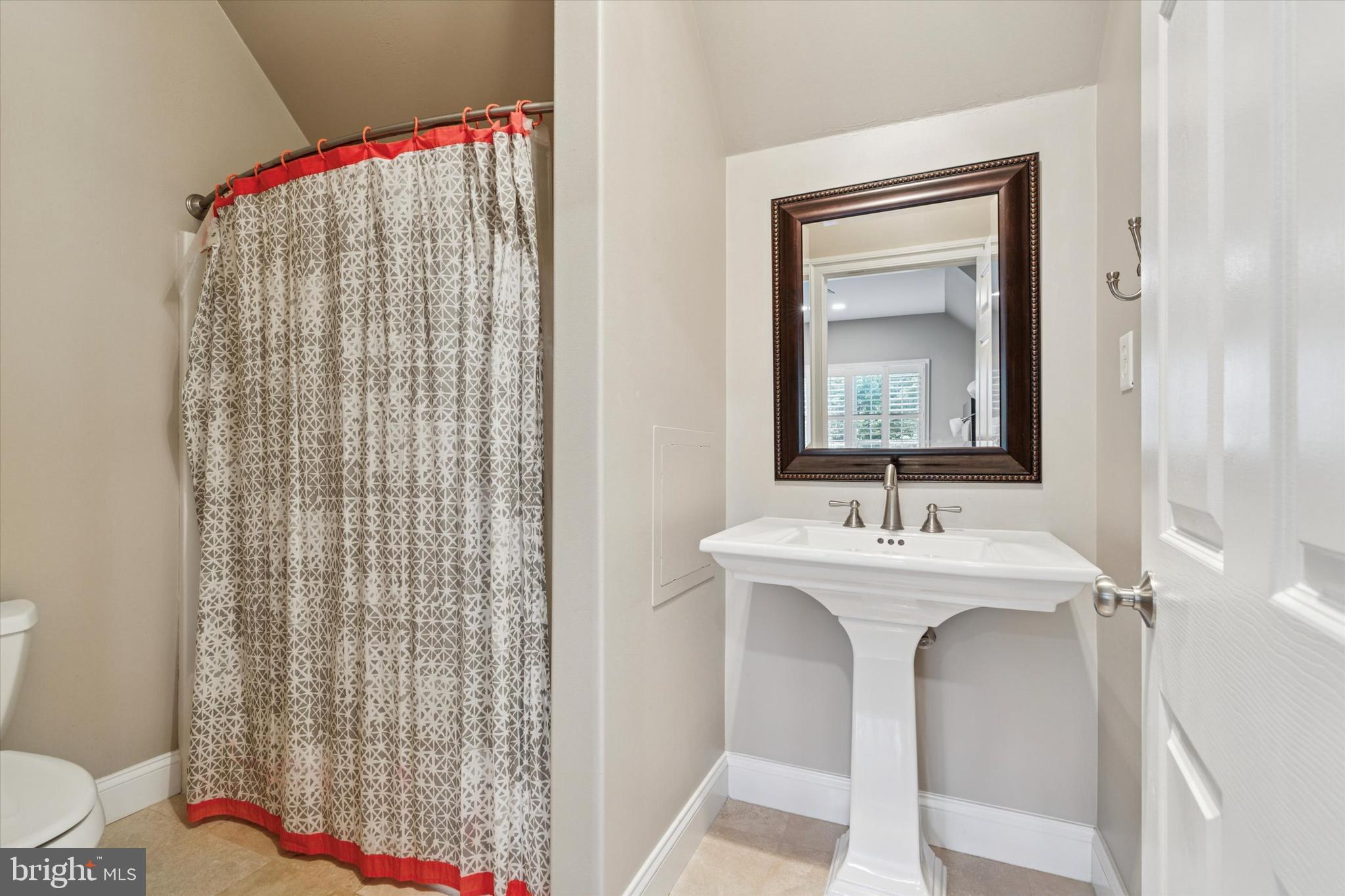 NEWLIN GREENE - Residential