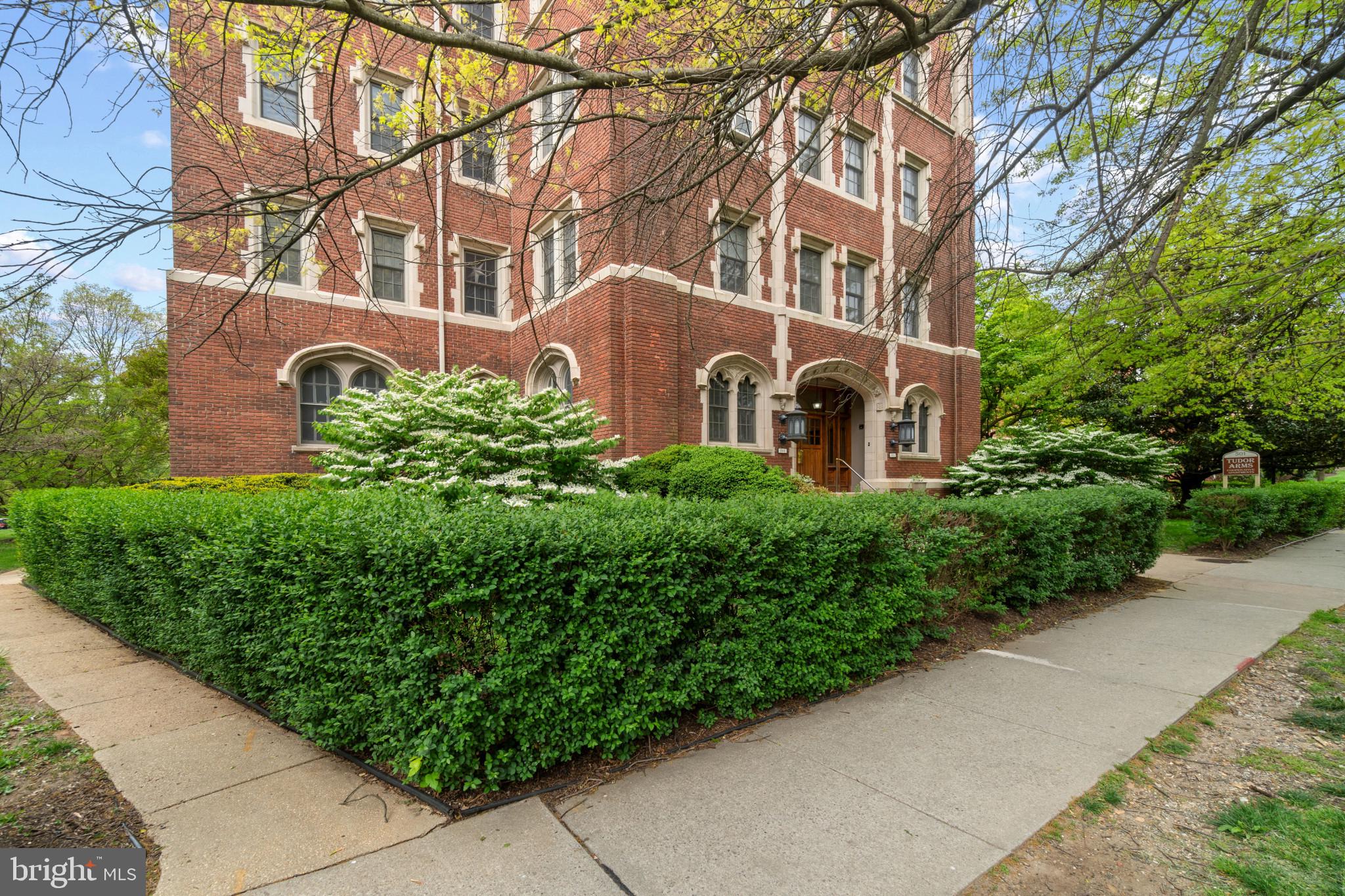 501 W UNIVERSITY PARKWAY B1