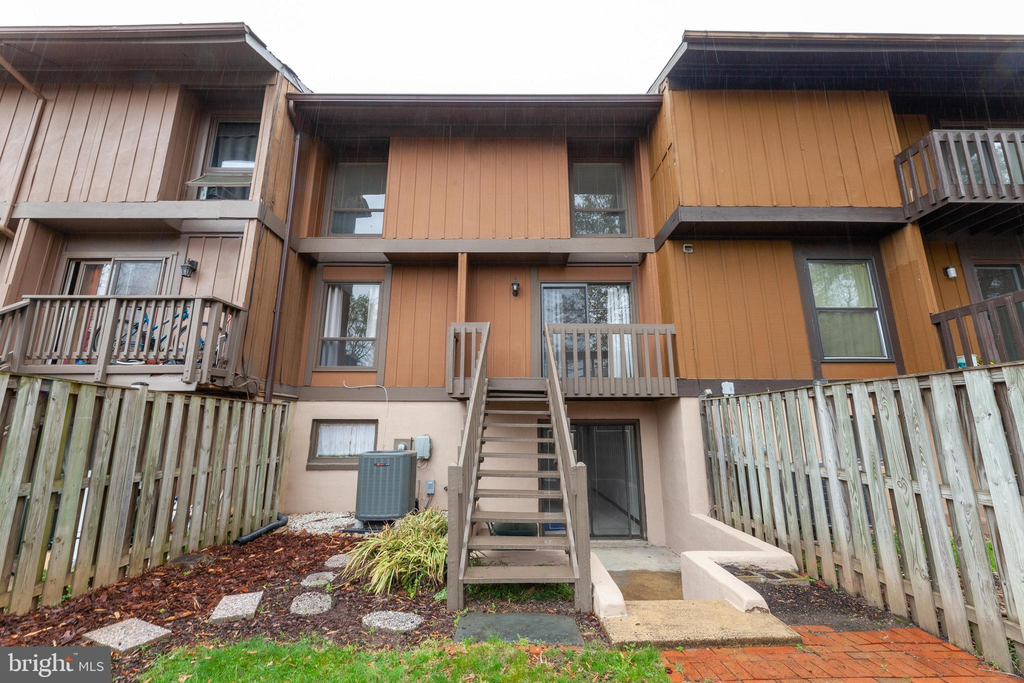 ELAN MEWS - Residential
