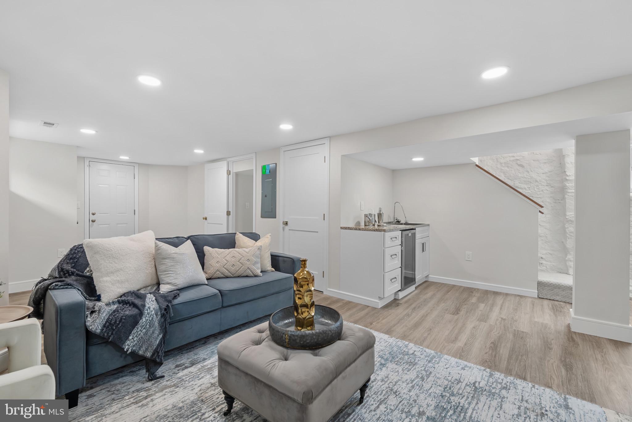 GOVANS - Residential