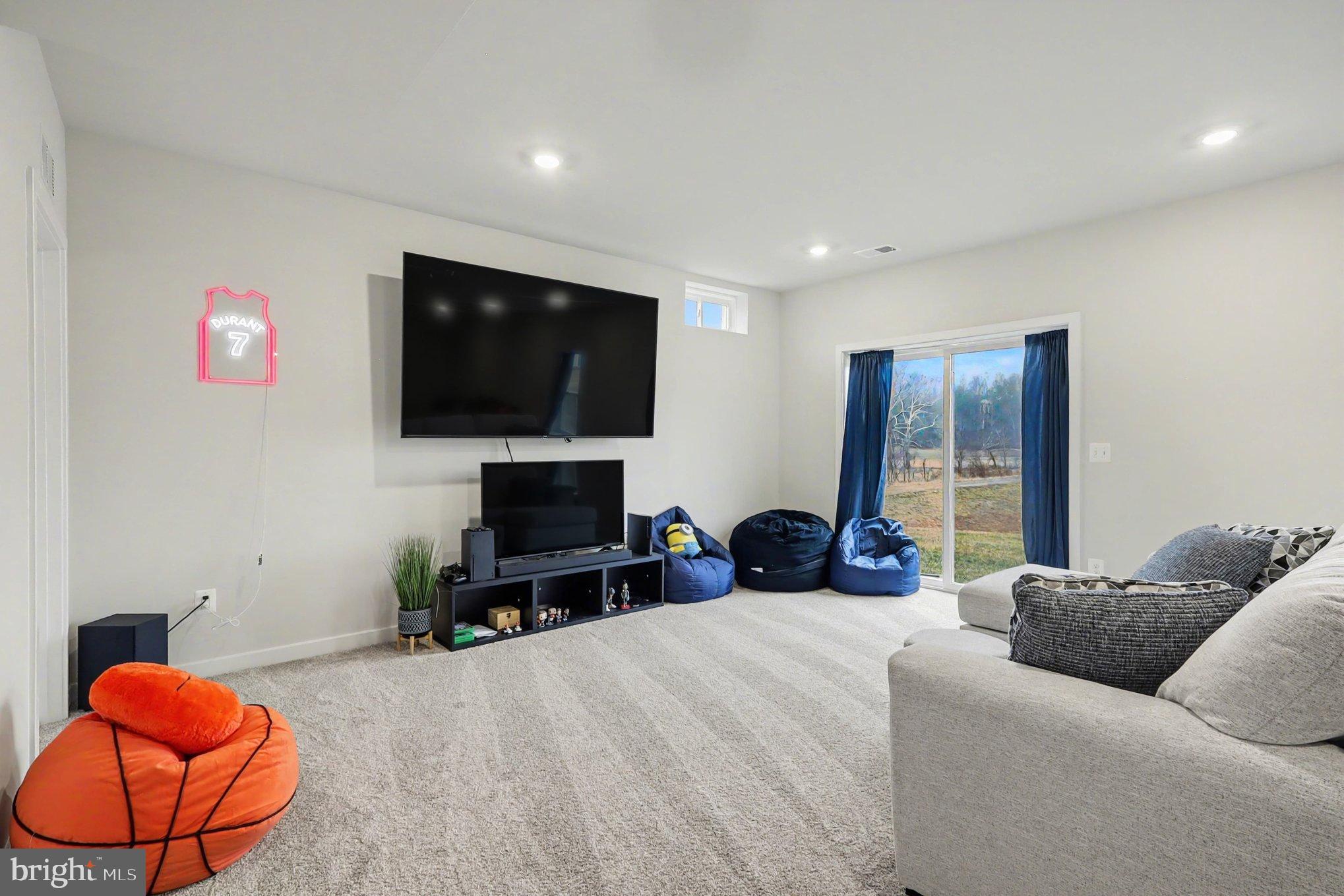 CLEVENGER CORNER VILLAGE - Residential