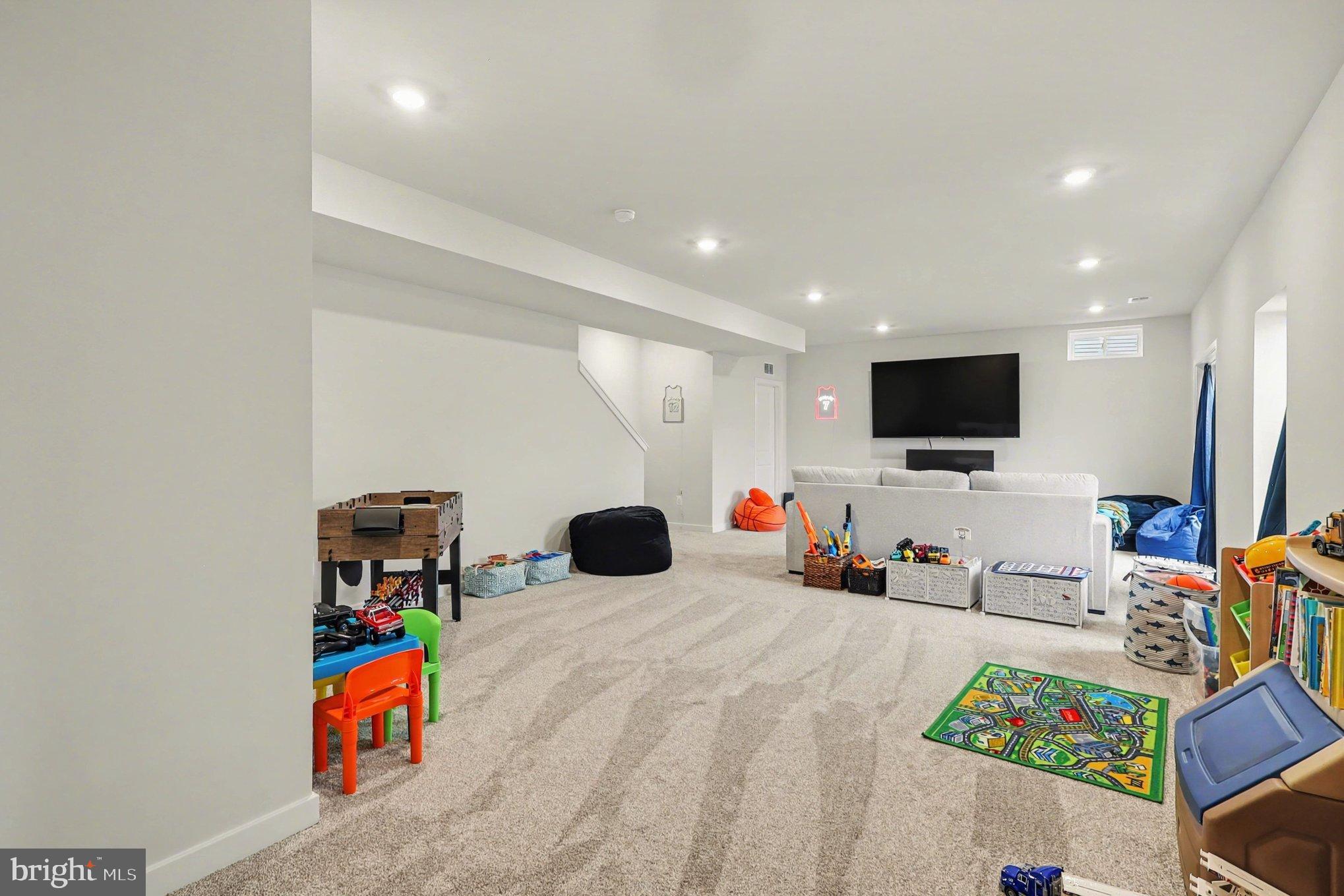 CLEVENGER CORNER VILLAGE - Residential