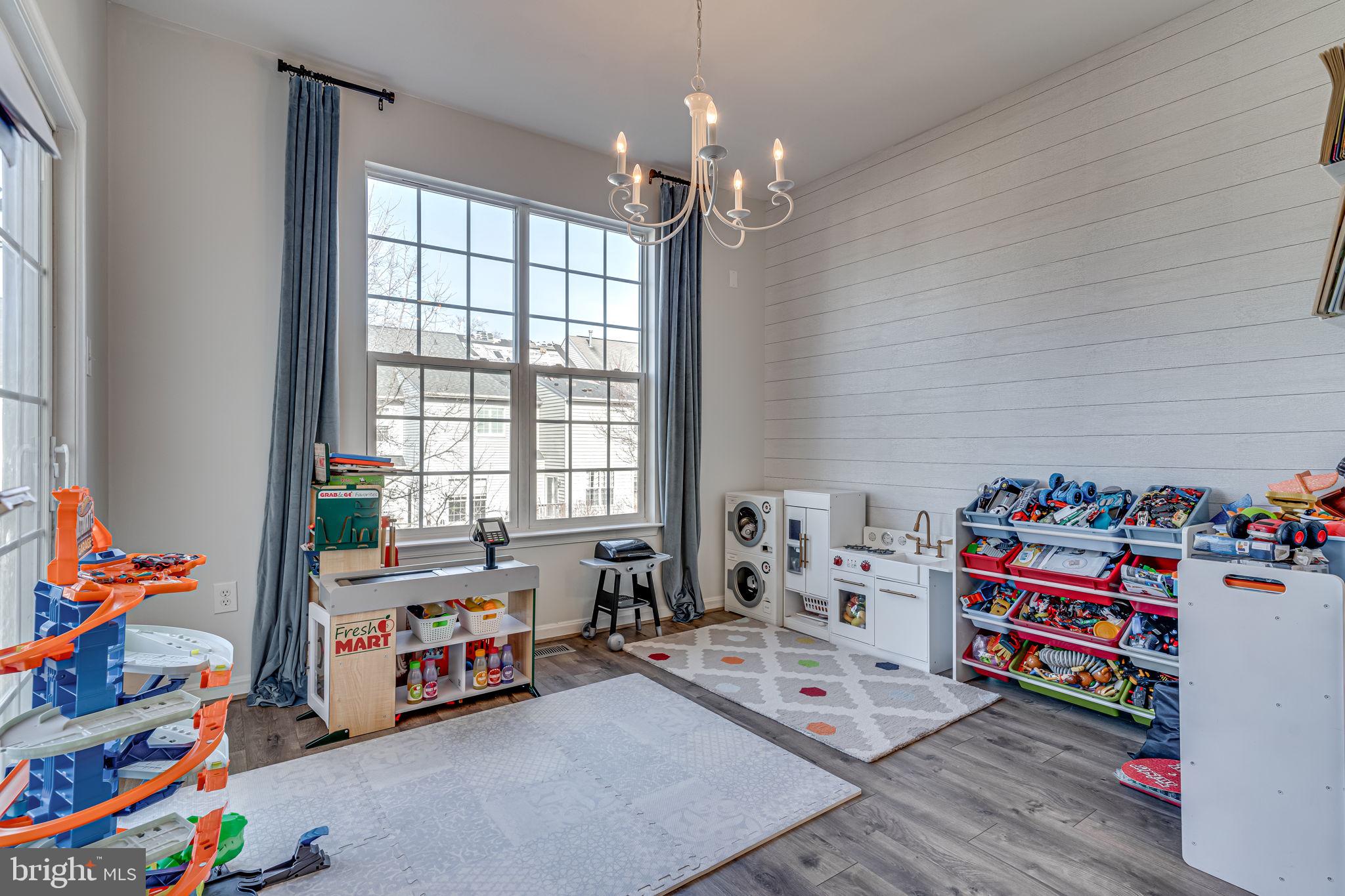 PINEY ORCHARD - Residential