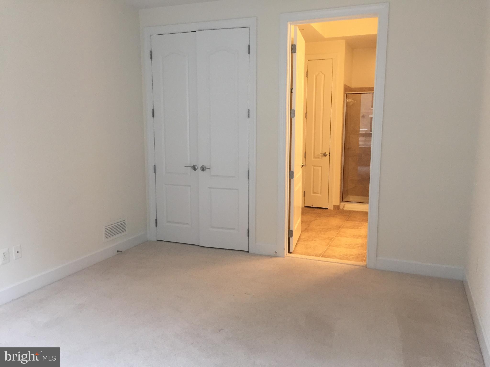 ANNAPOLIS TOWNE CENTRE - Residential Lease