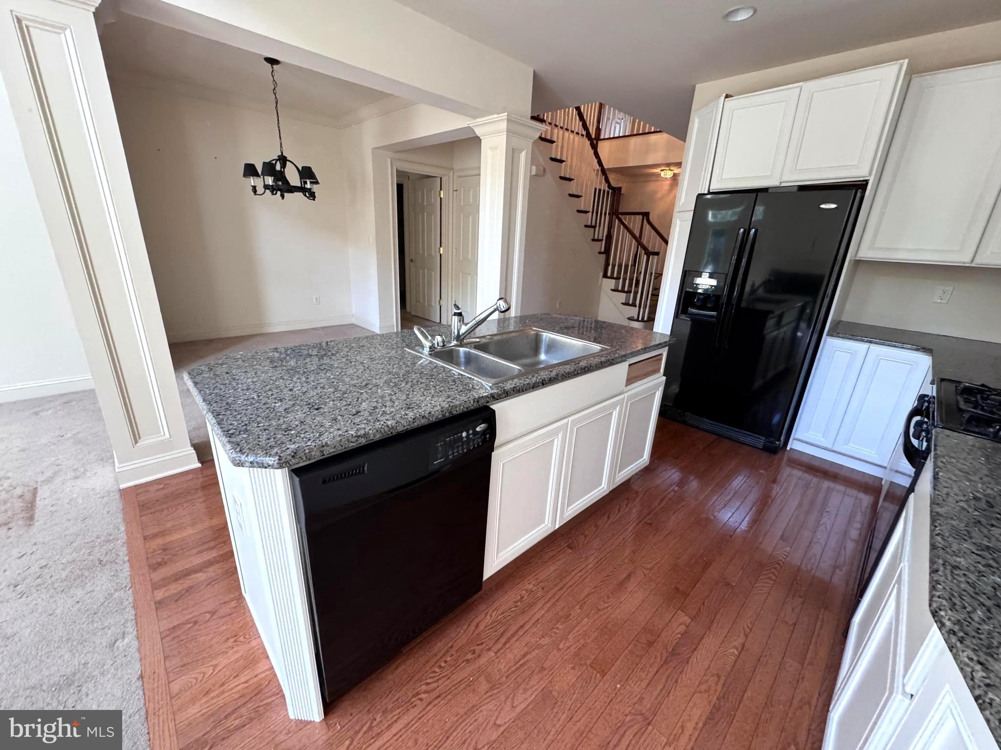 ST JAMES COURT - Residential