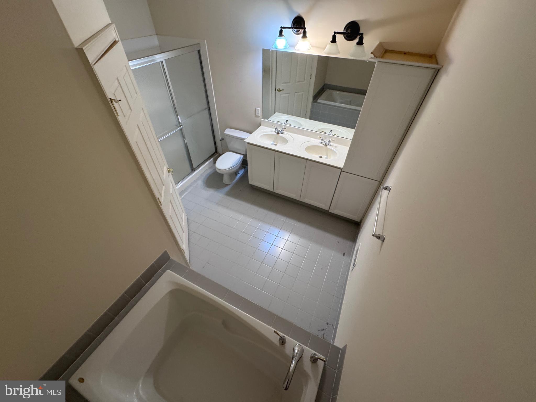 ST JAMES COURT - Residential