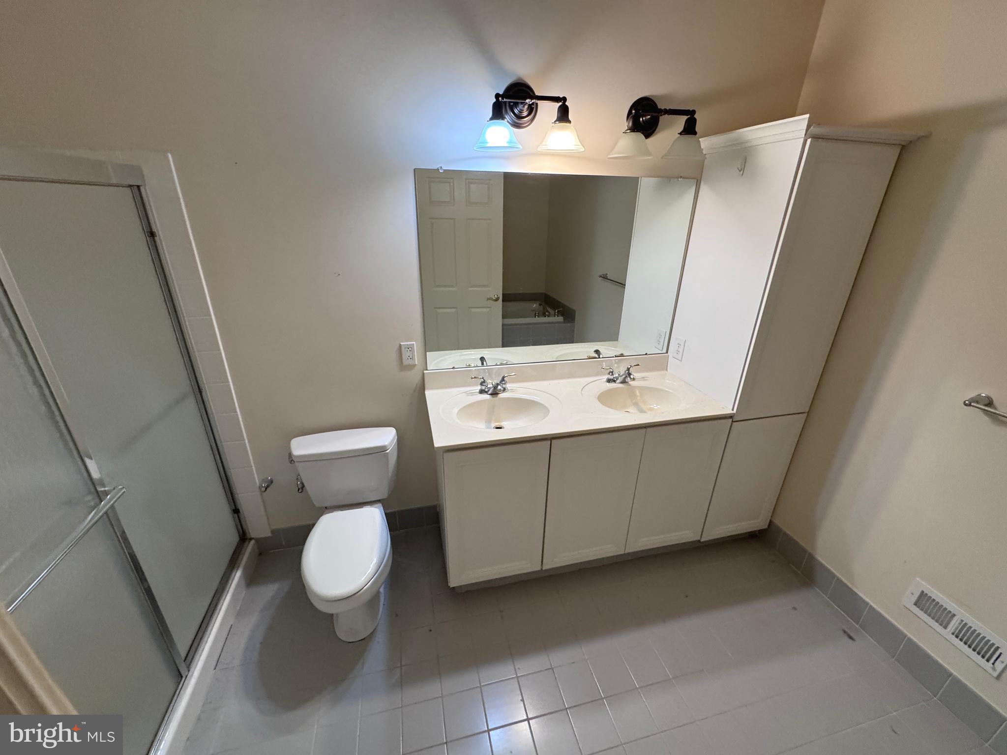 ST JAMES COURT - Residential