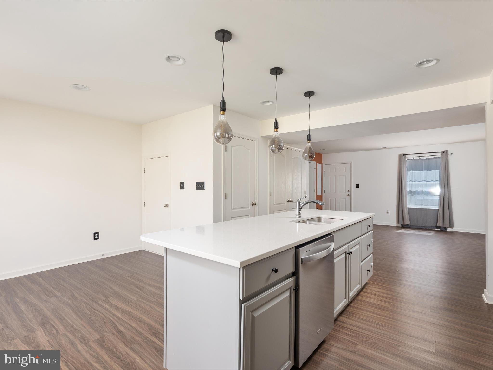 WHISPERING PINES - Residential