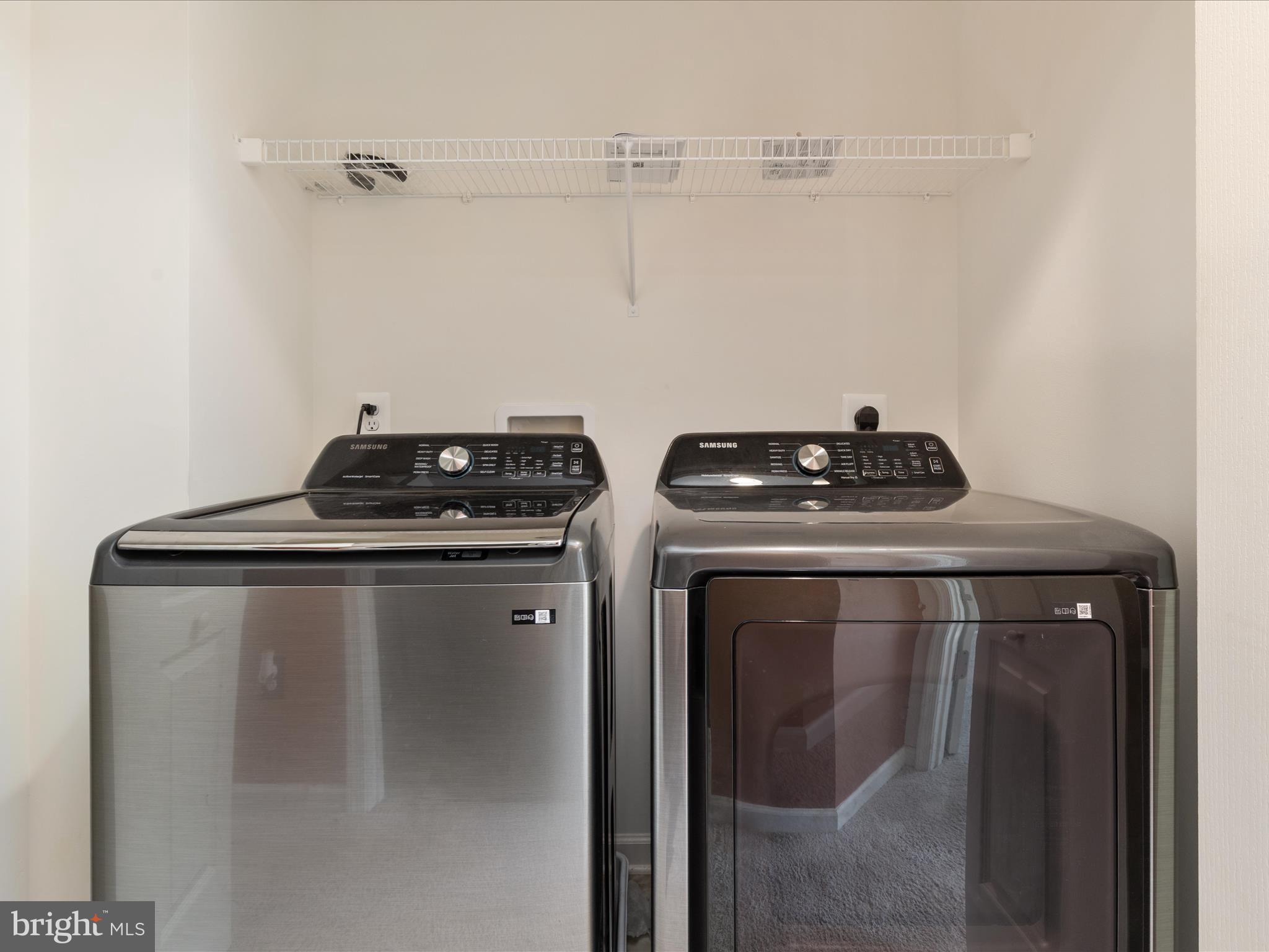 WHISPERING PINES - Residential