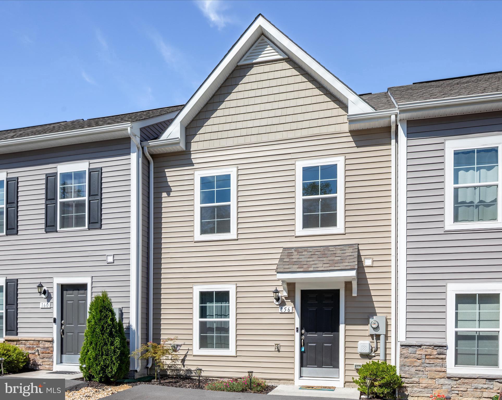 WHISPERING PINES - Residential