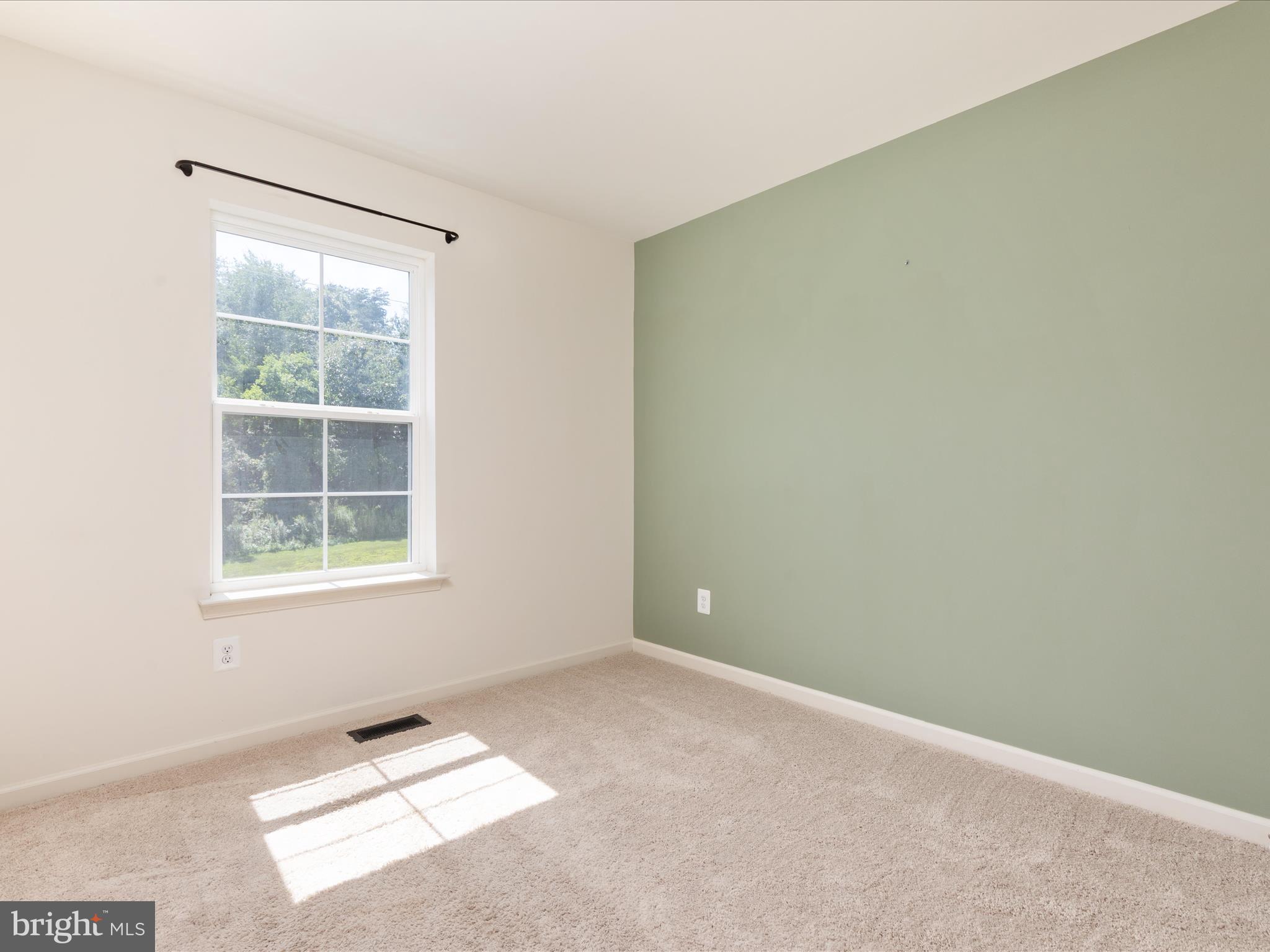 WHISPERING PINES - Residential