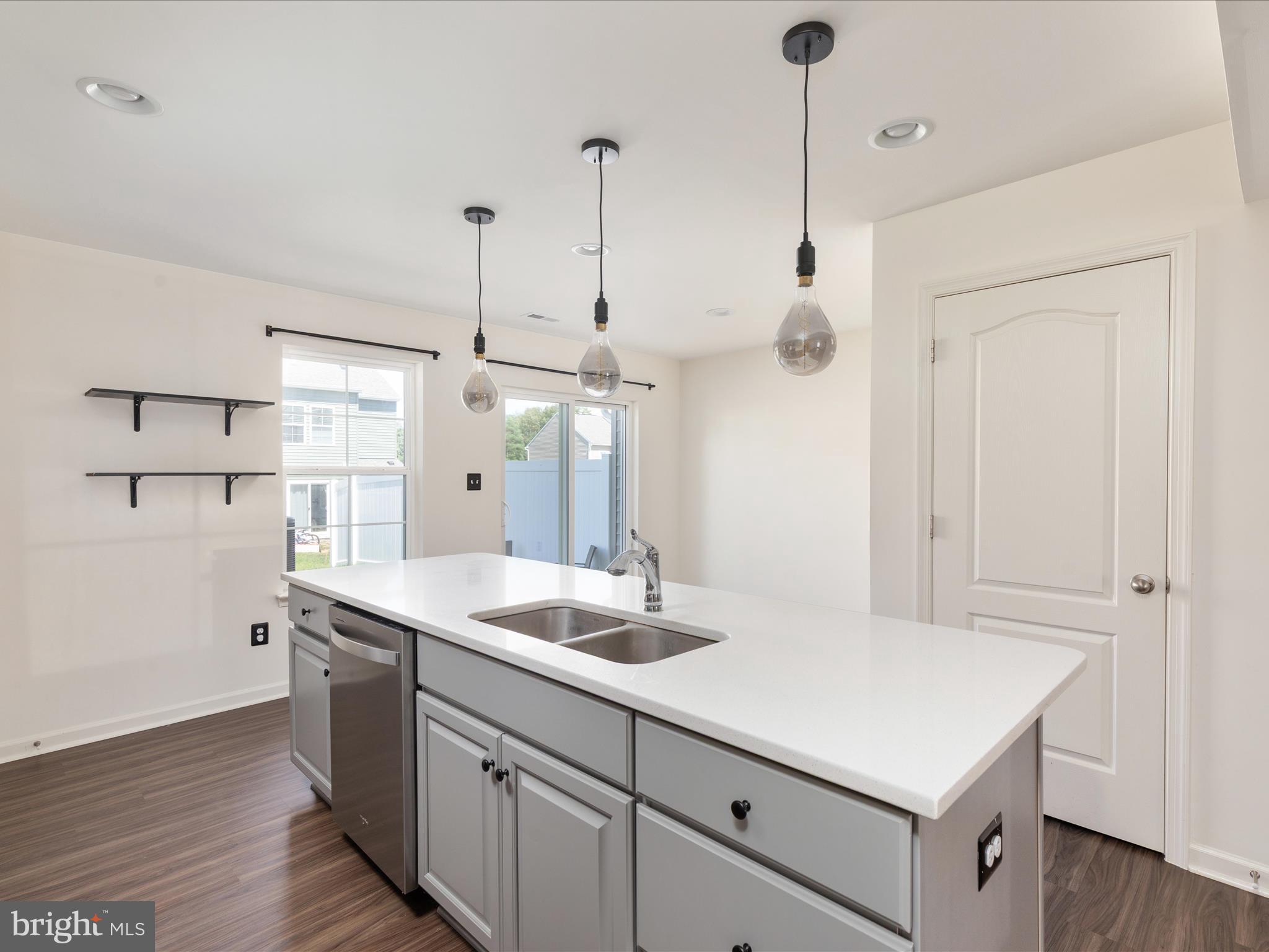 WHISPERING PINES - Residential