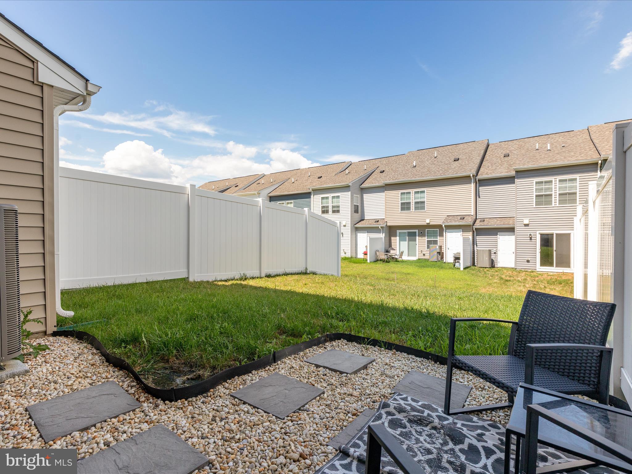 WHISPERING PINES - Residential