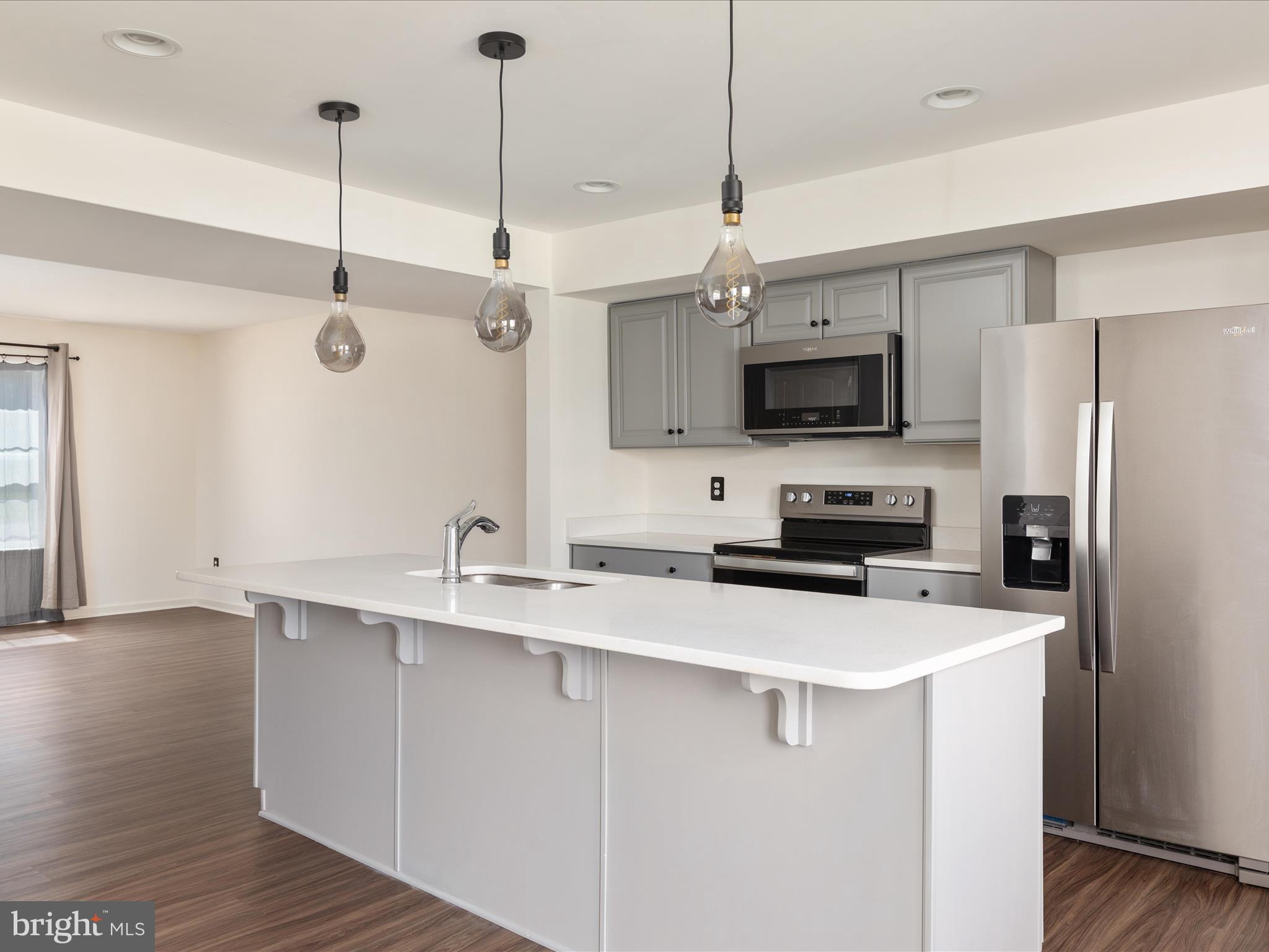 WHISPERING PINES - Residential