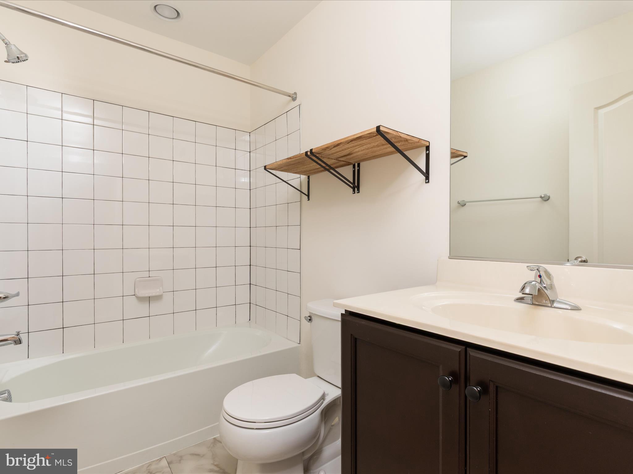 WHISPERING PINES - Residential