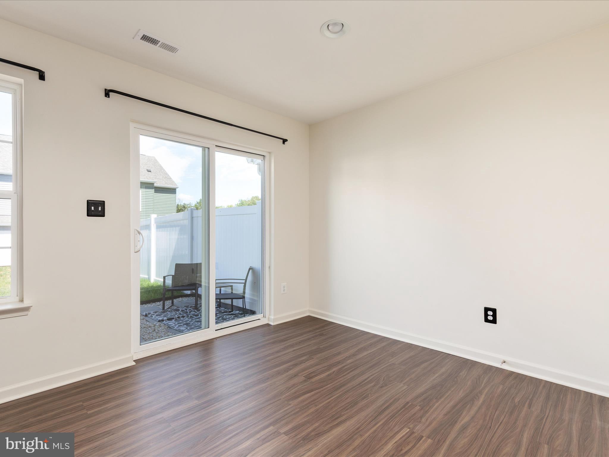 WHISPERING PINES - Residential