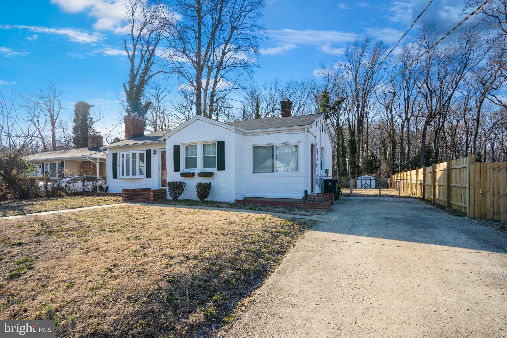 BURTON KNOLLS - Residential Lease