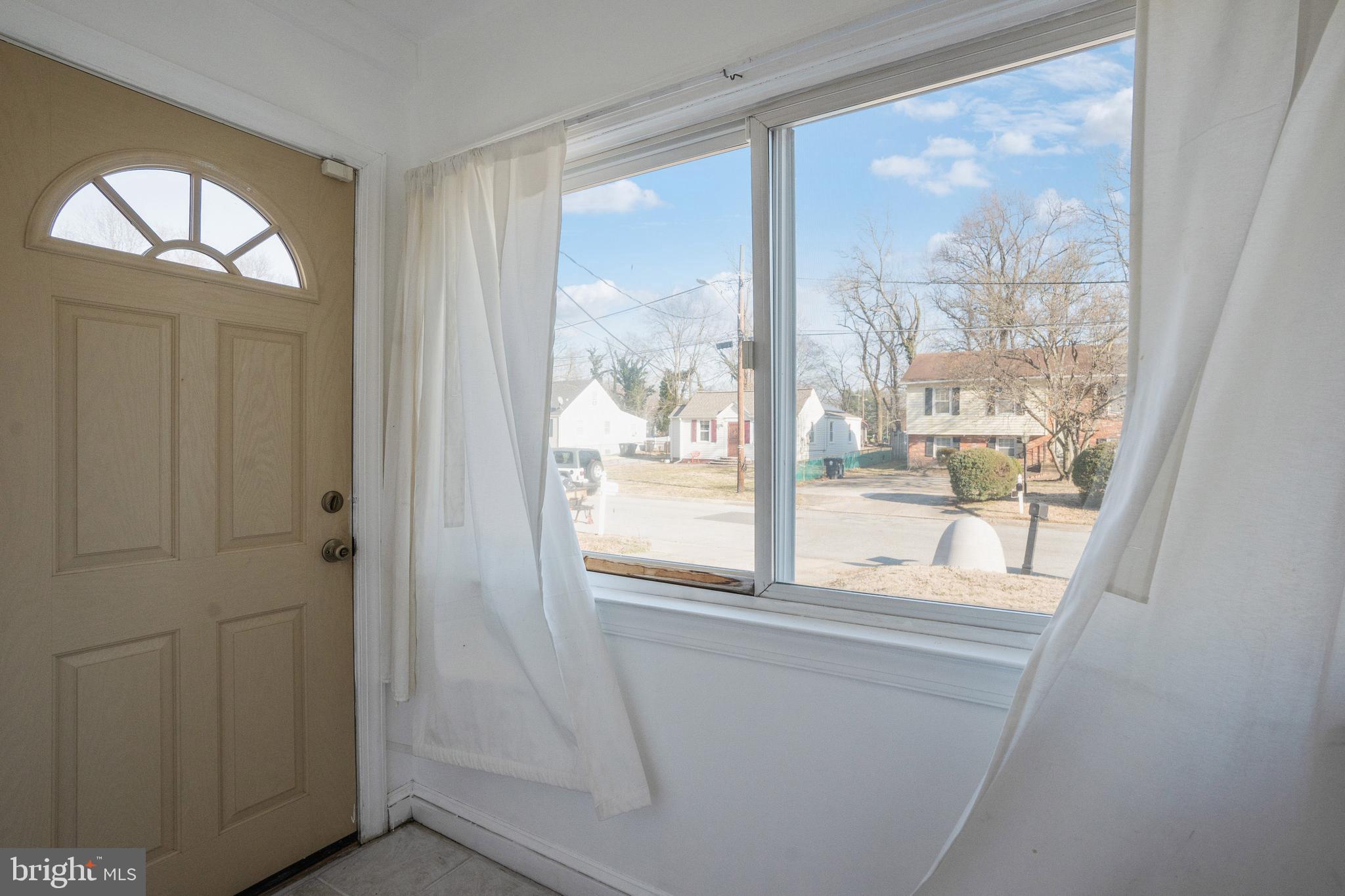 BURTON KNOLLS - Residential Lease