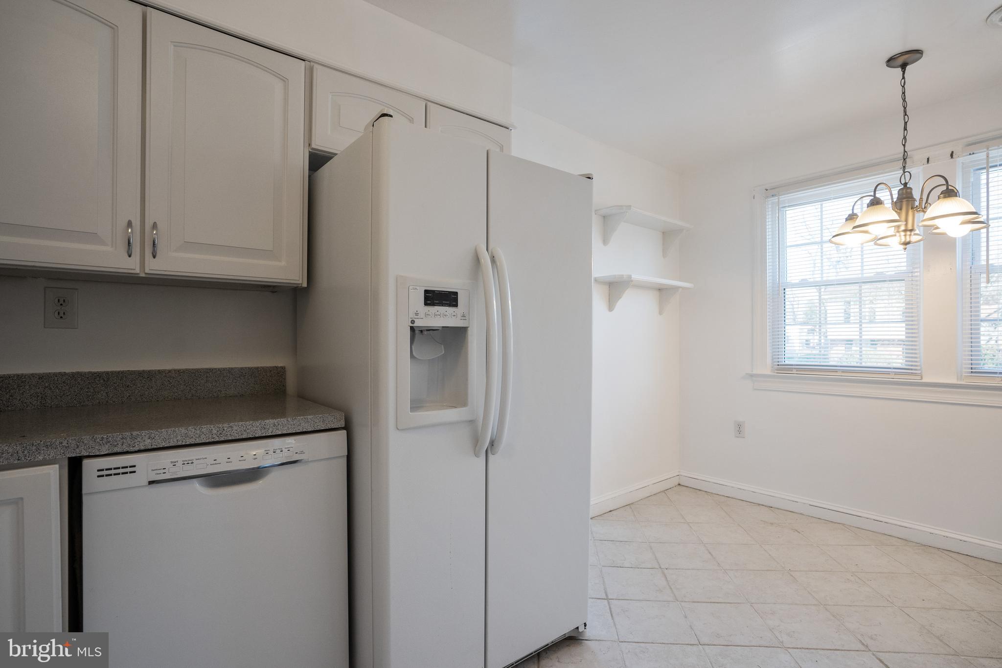 BURTON KNOLLS - Residential Lease