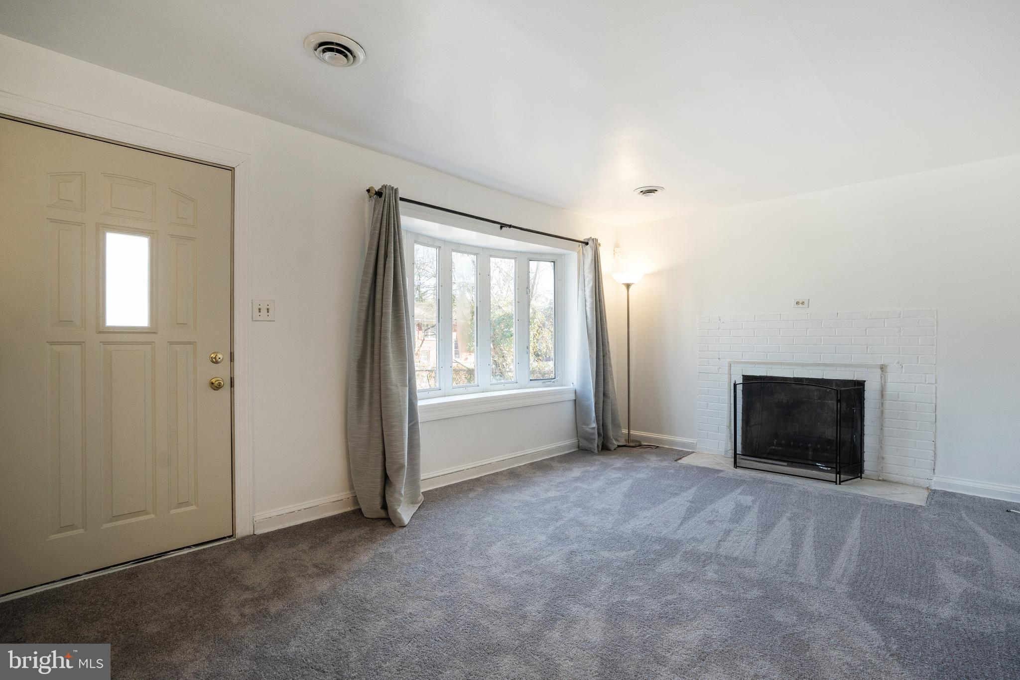 BURTON KNOLLS - Residential Lease