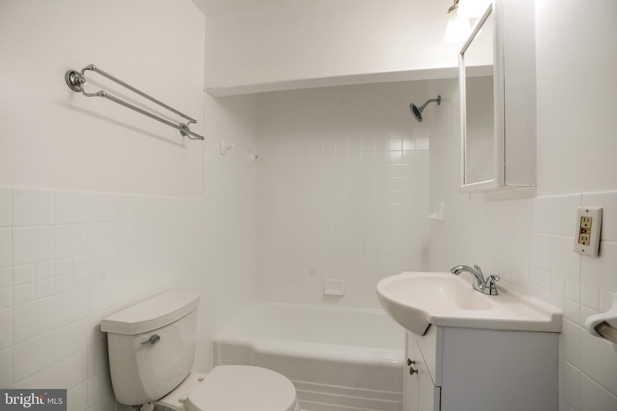 BURTON KNOLLS - Residential Lease