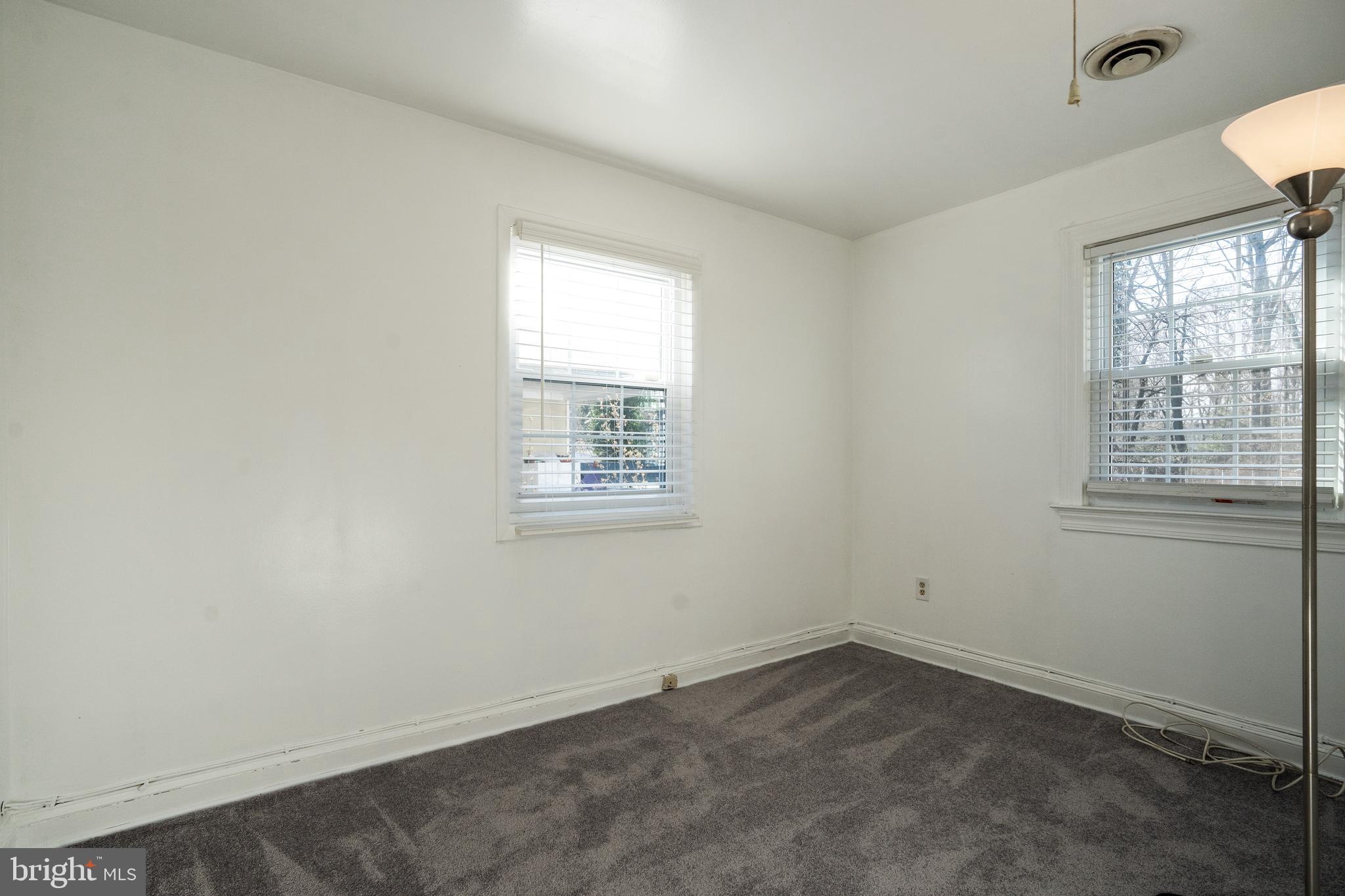 BURTON KNOLLS - Residential Lease