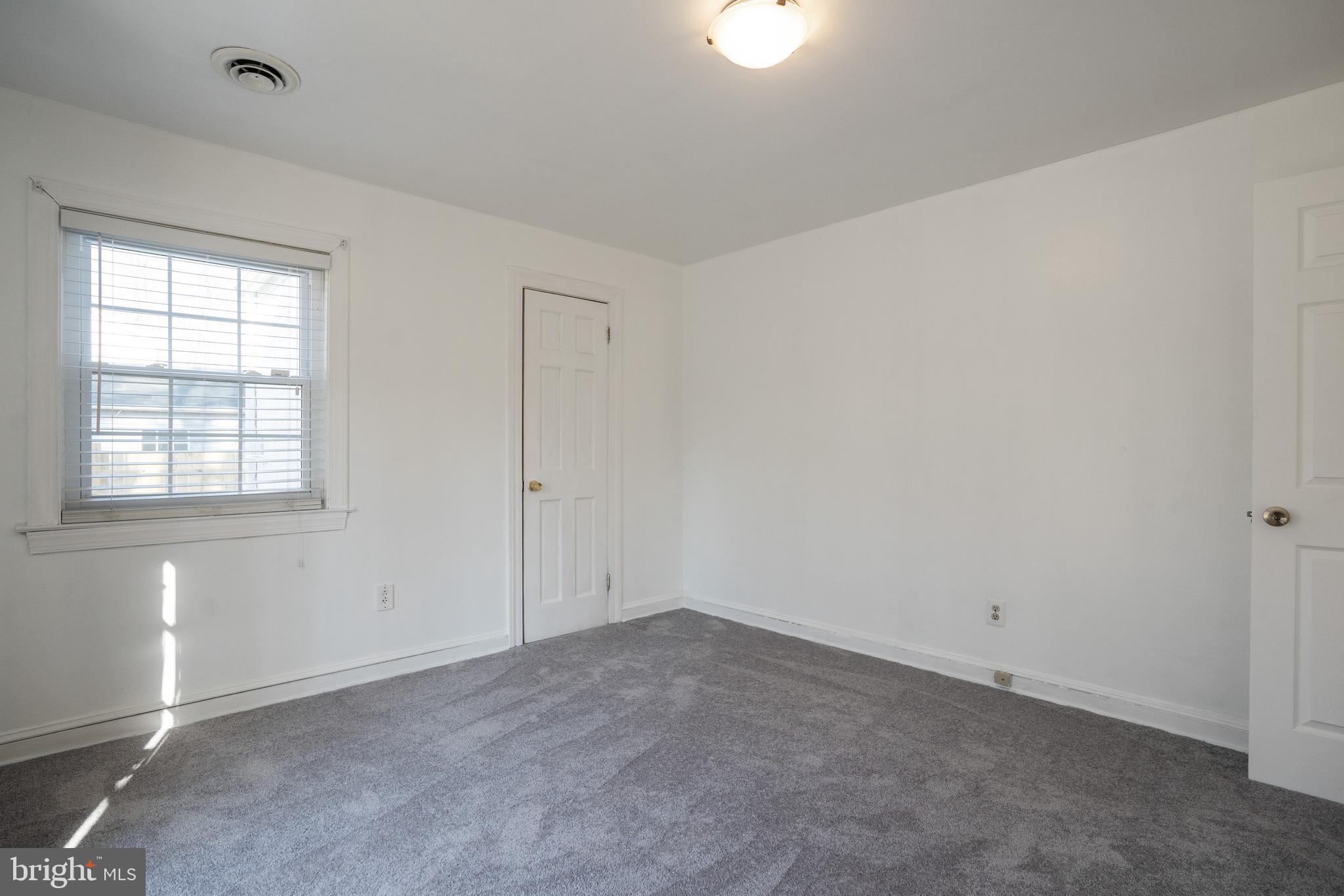 BURTON KNOLLS - Residential Lease