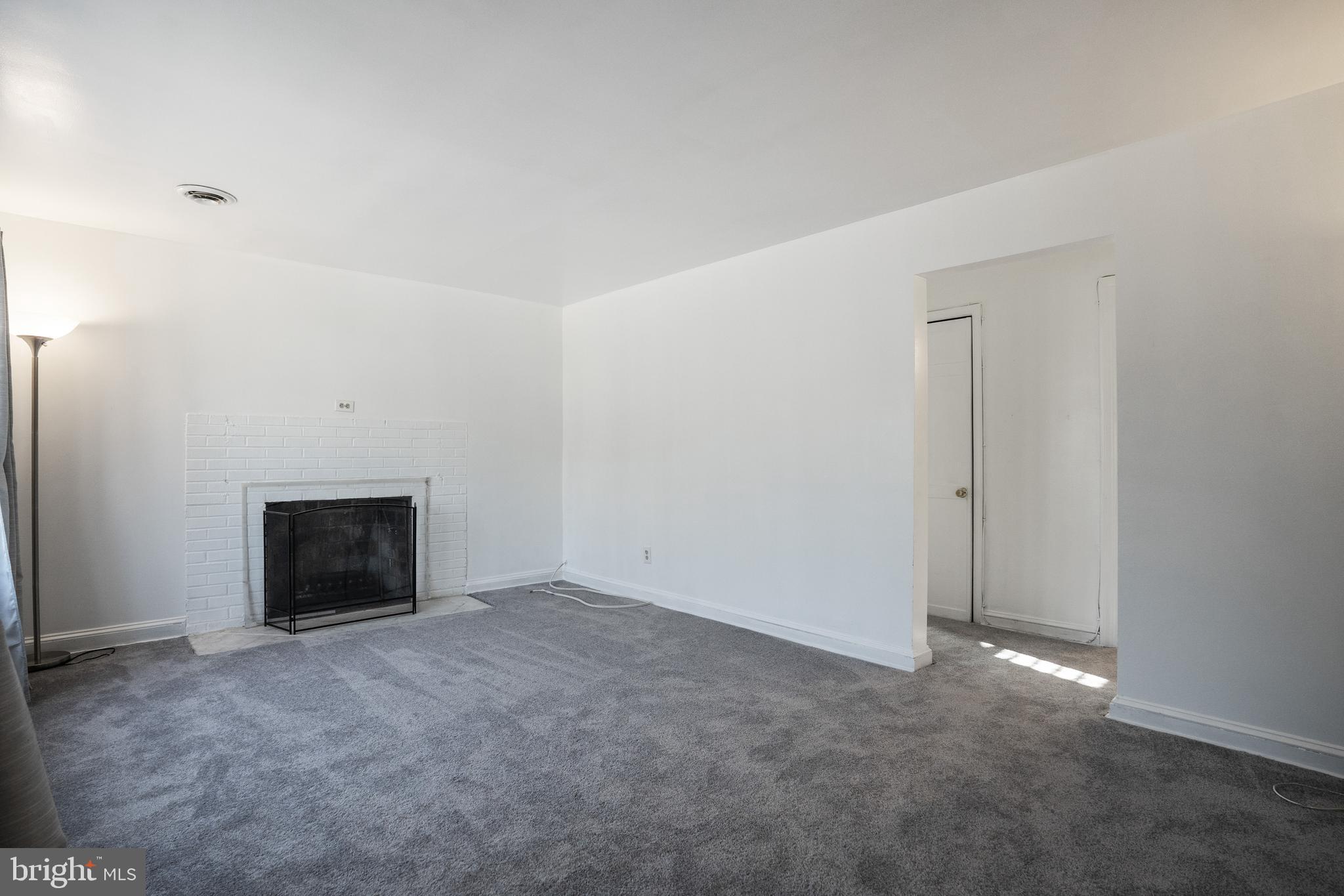 BURTON KNOLLS - Residential Lease