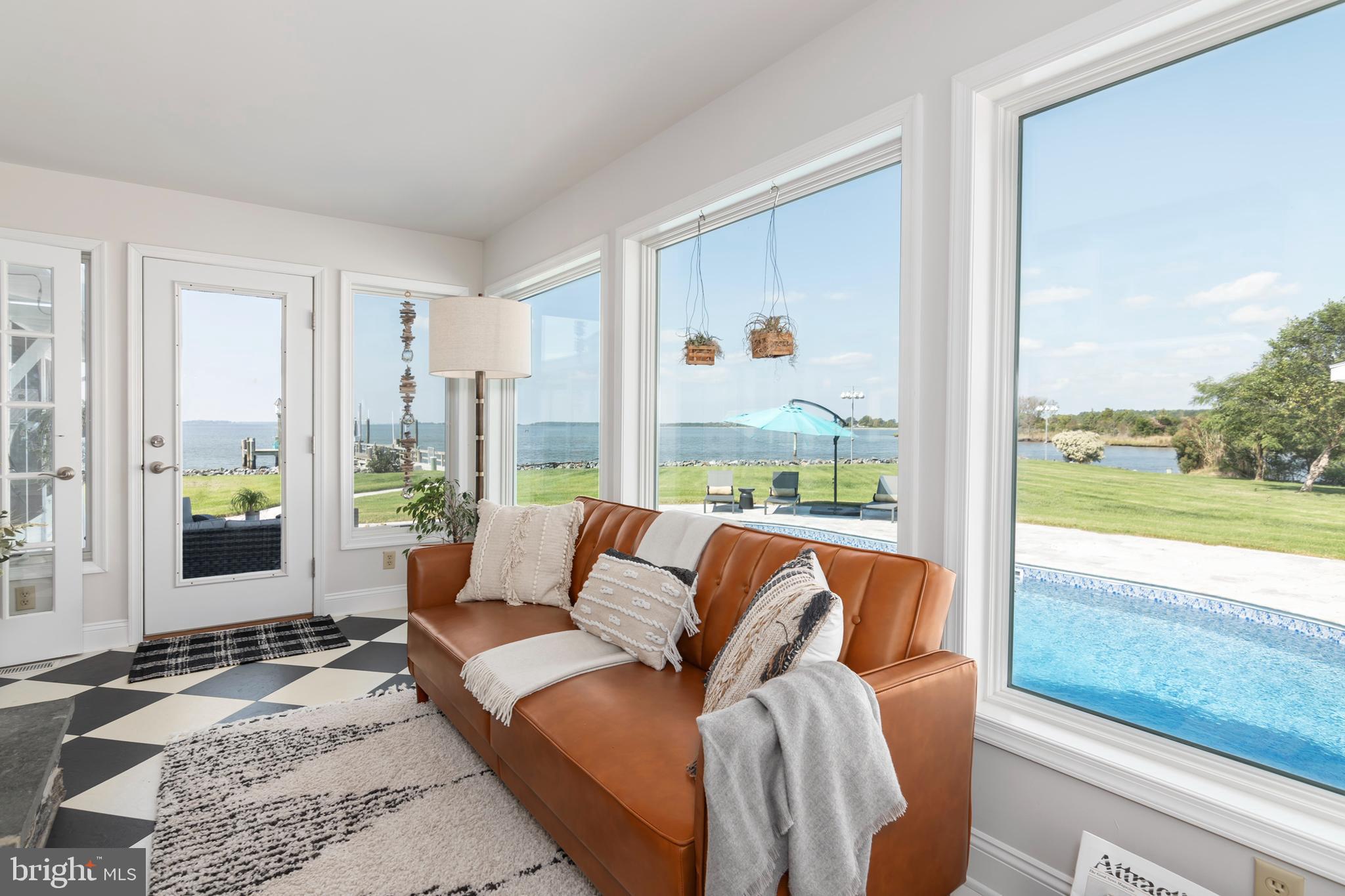 FERRY POINT - Residential