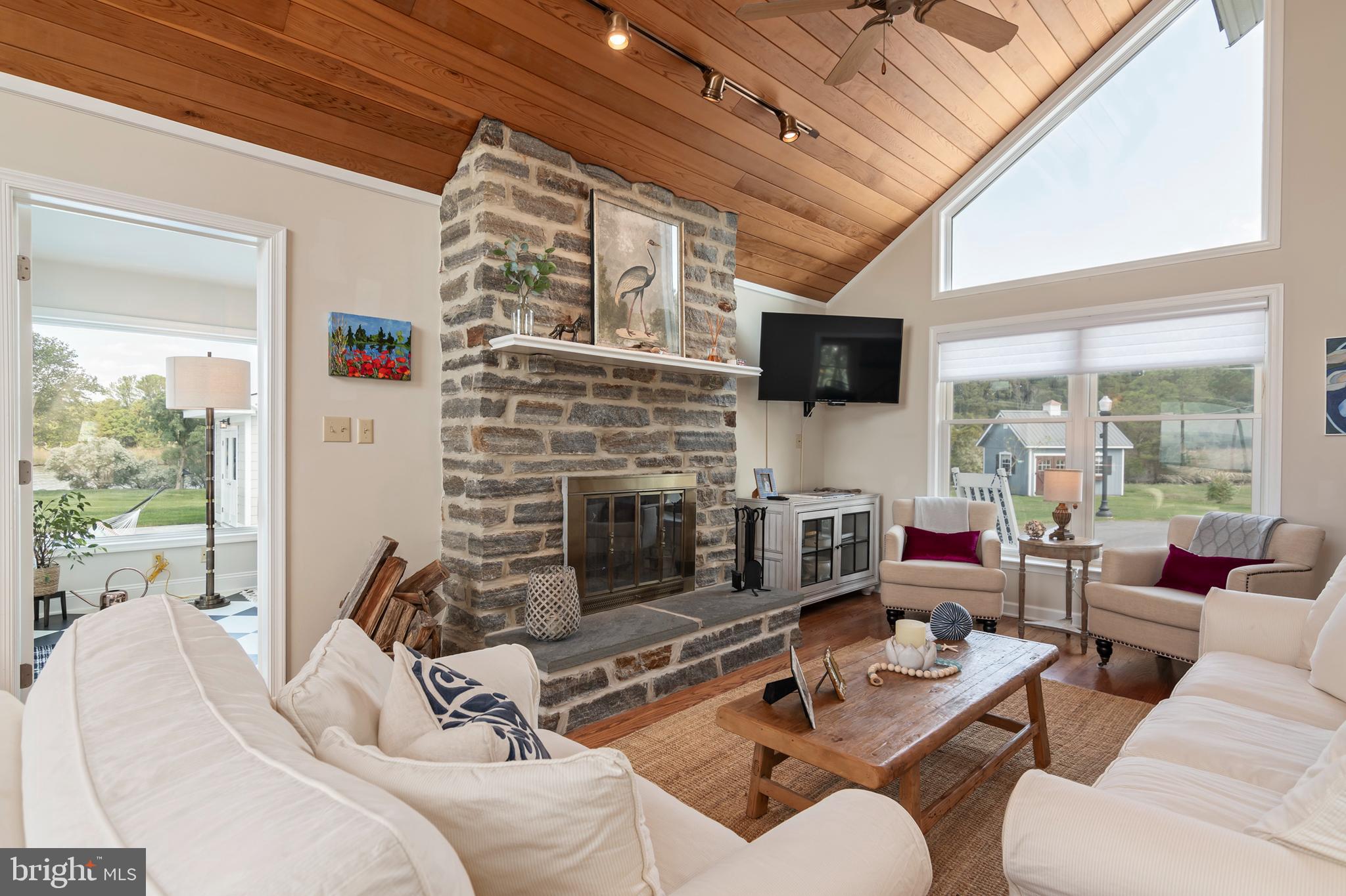 FERRY POINT - Residential