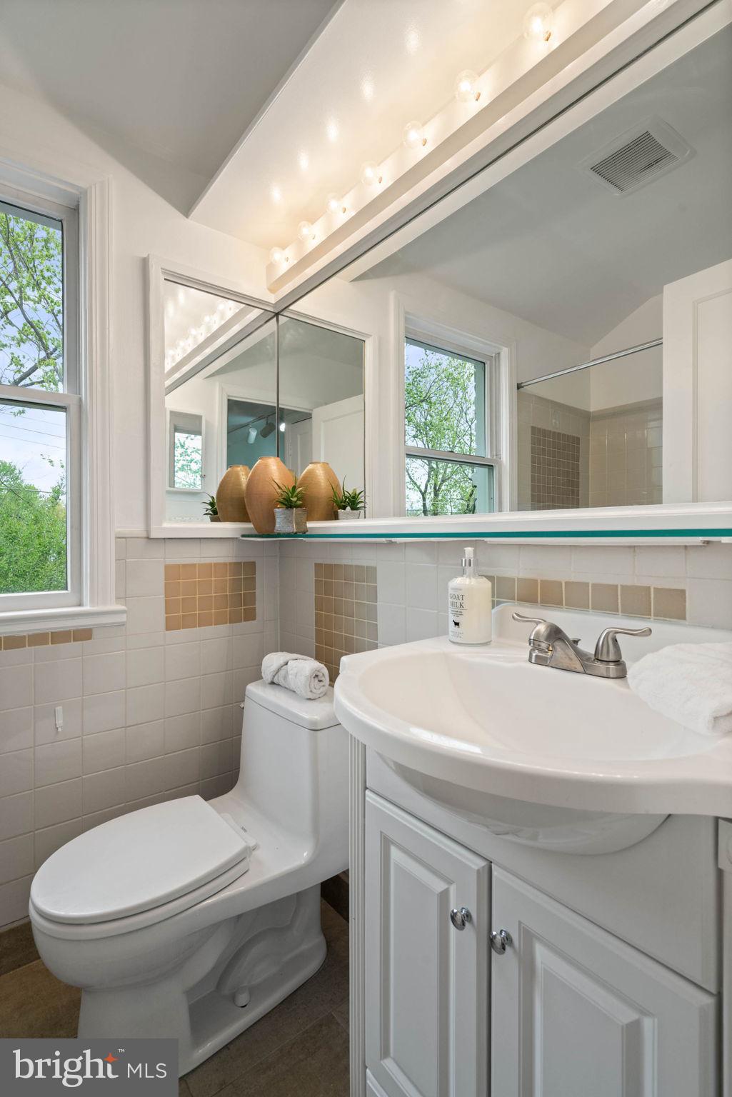 JEFFERSON MANOR - Residential