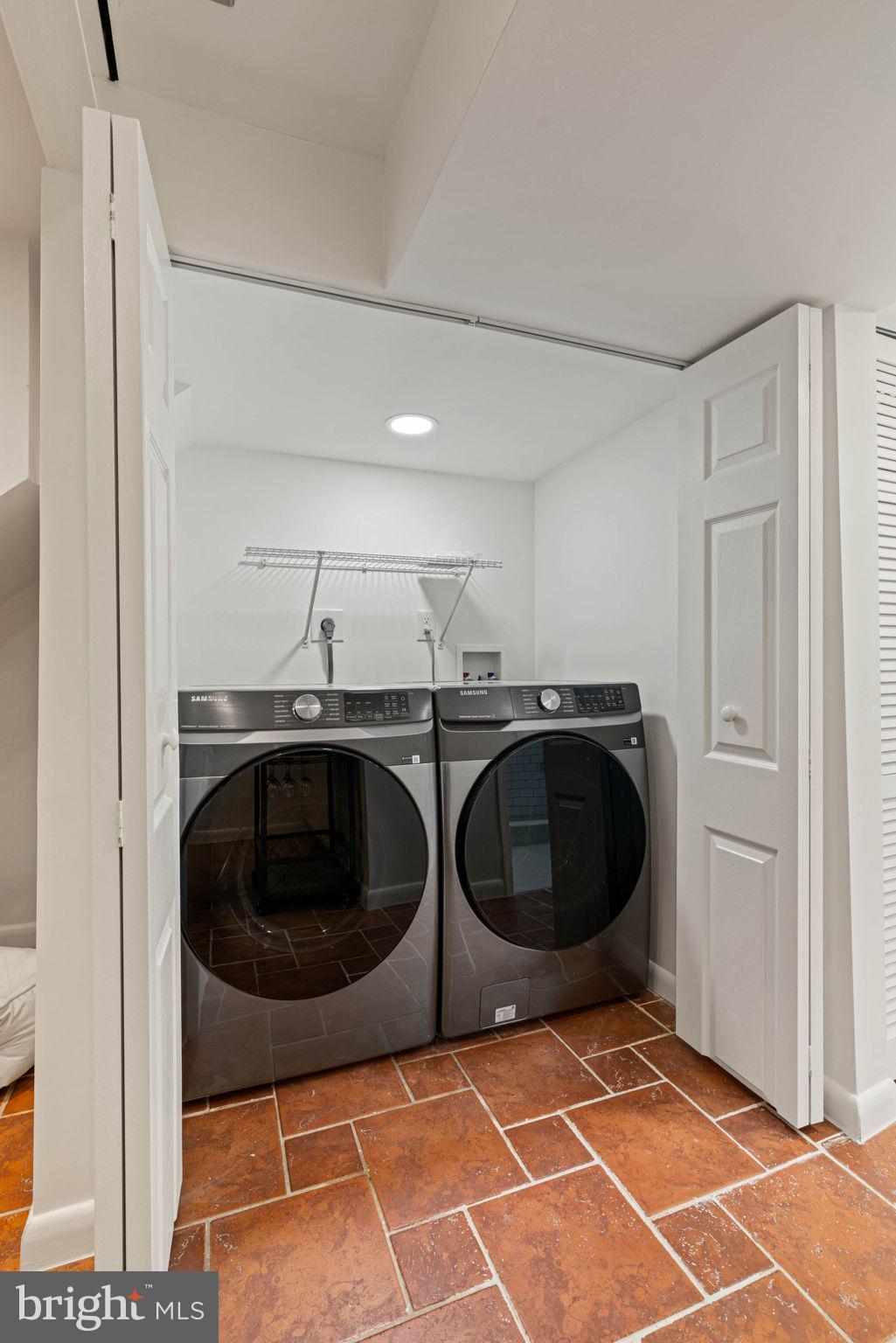 JEFFERSON MANOR - Residential