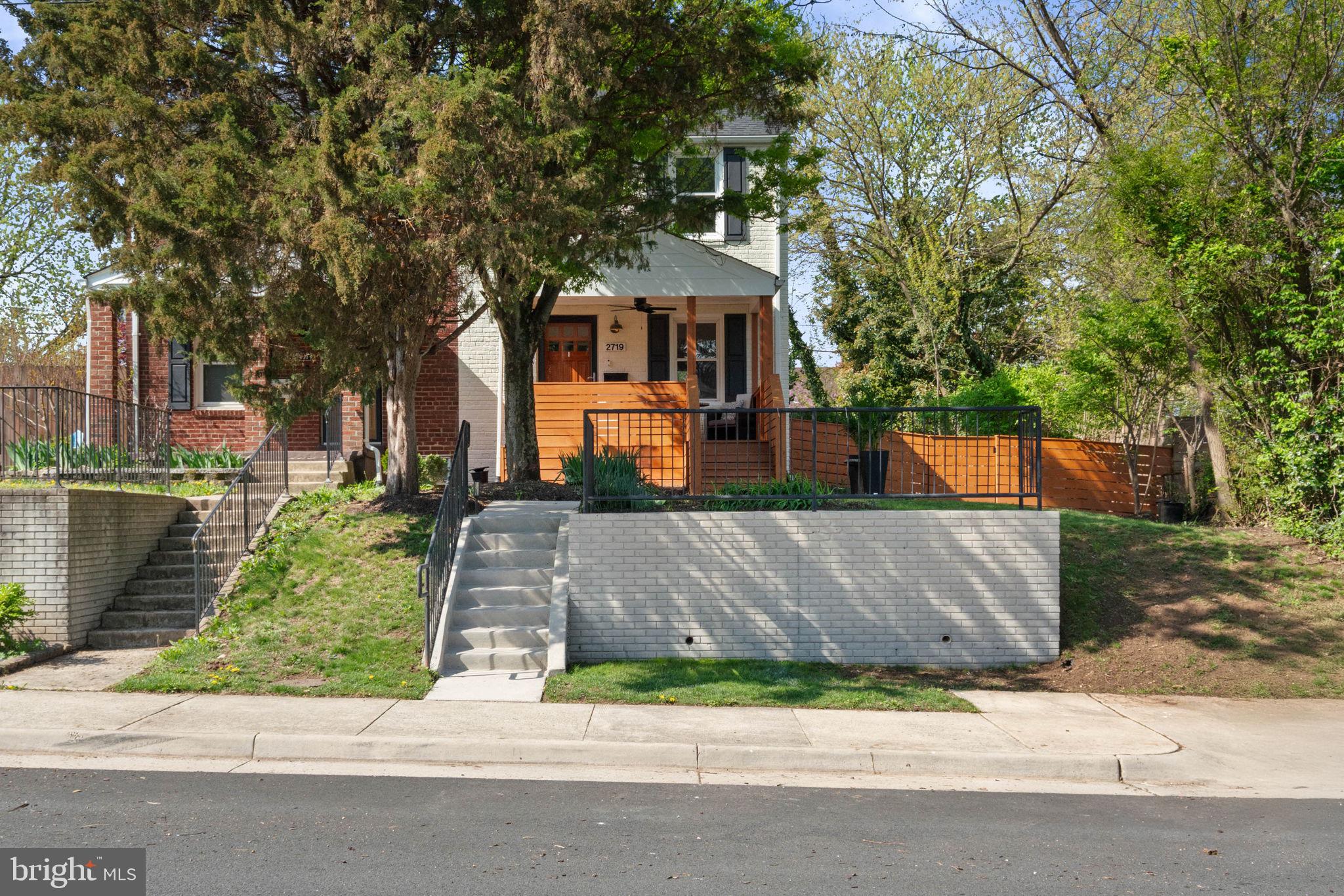 JEFFERSON MANOR - Residential