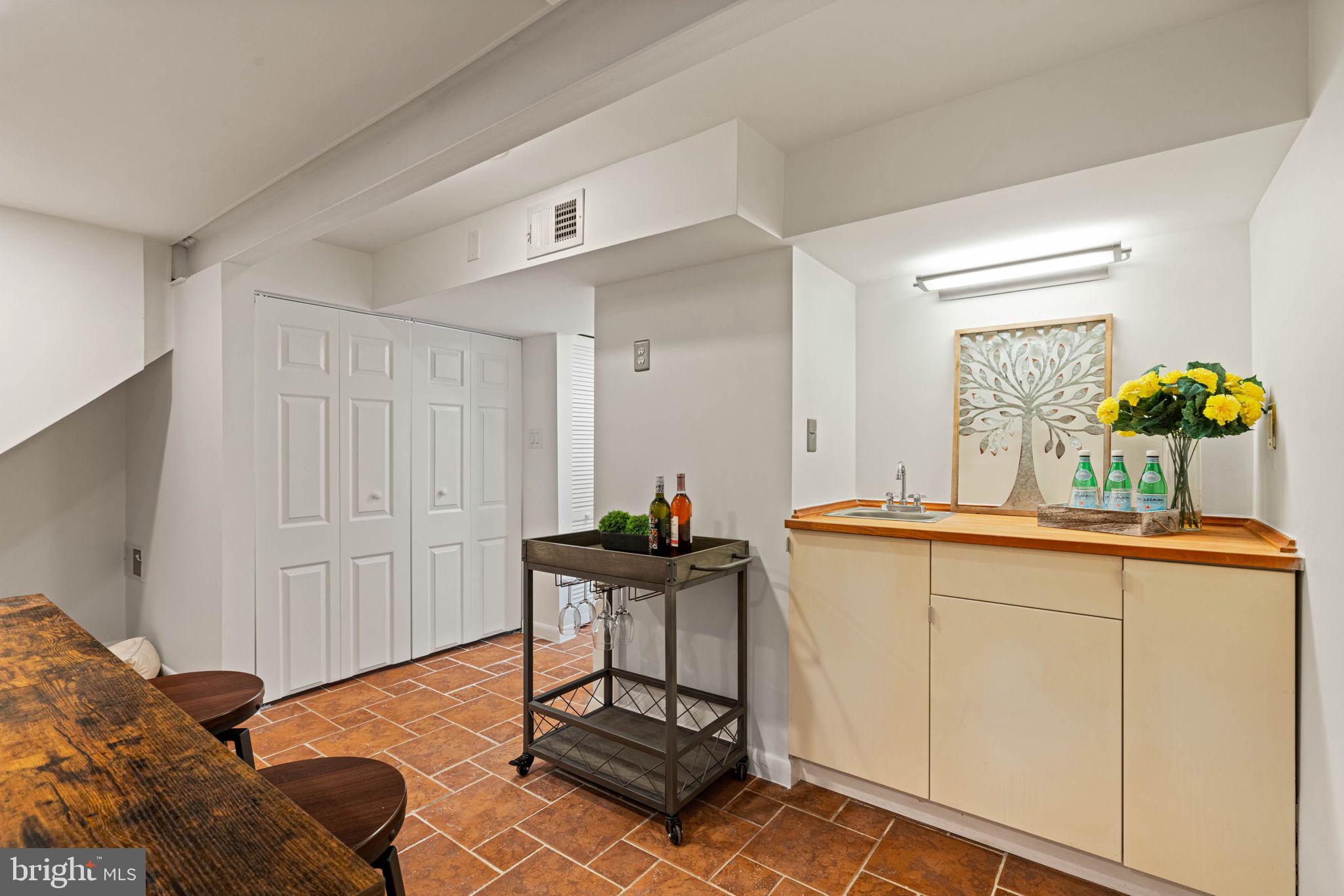 JEFFERSON MANOR - Residential