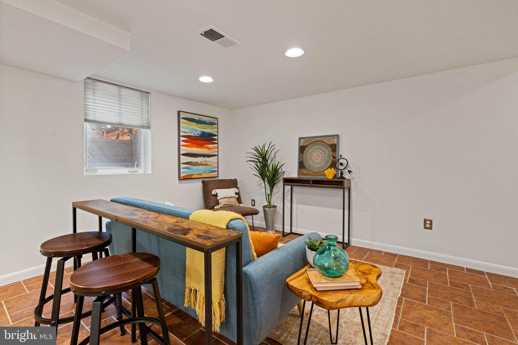 JEFFERSON MANOR - Residential