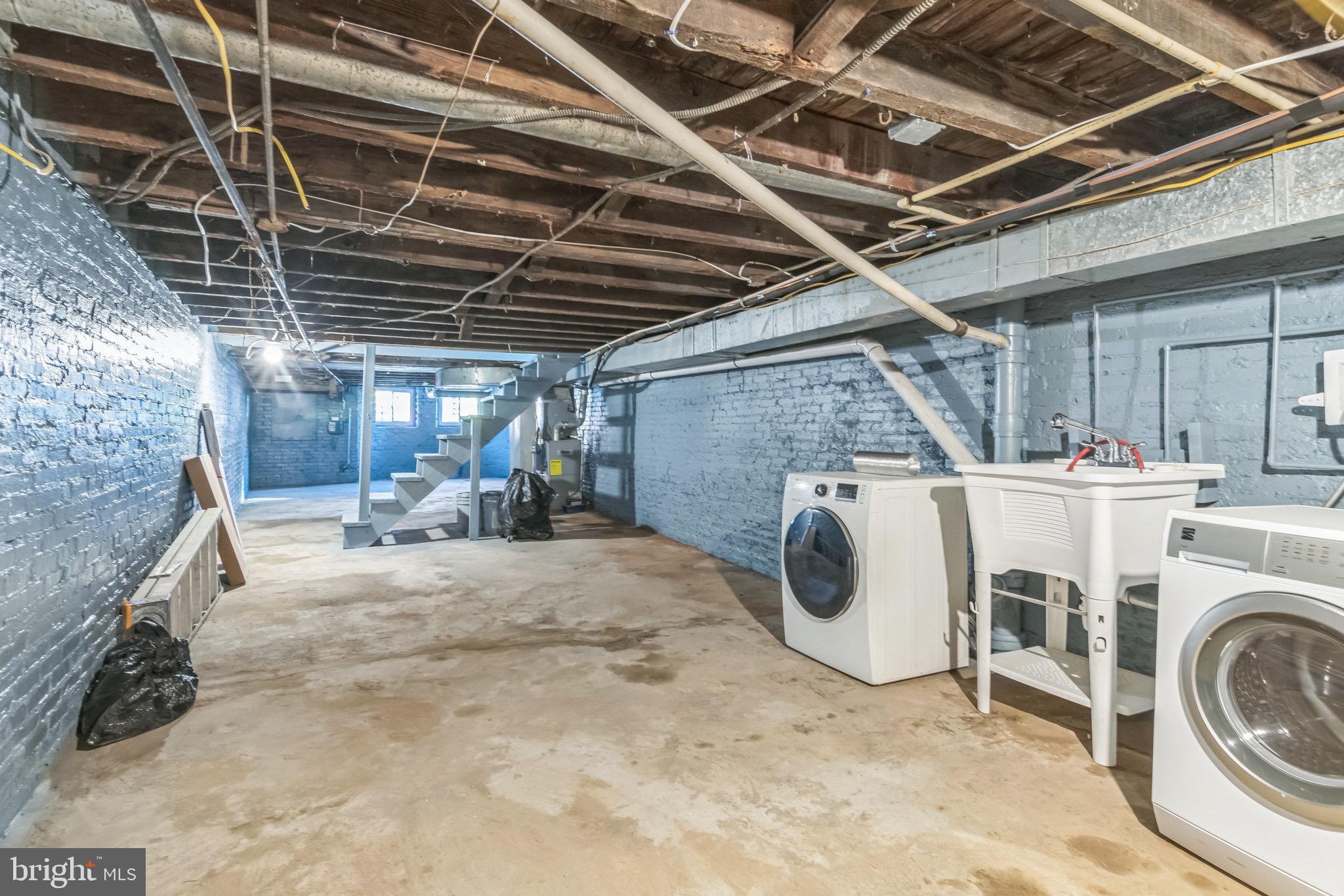 OLIVER - Residential Lease