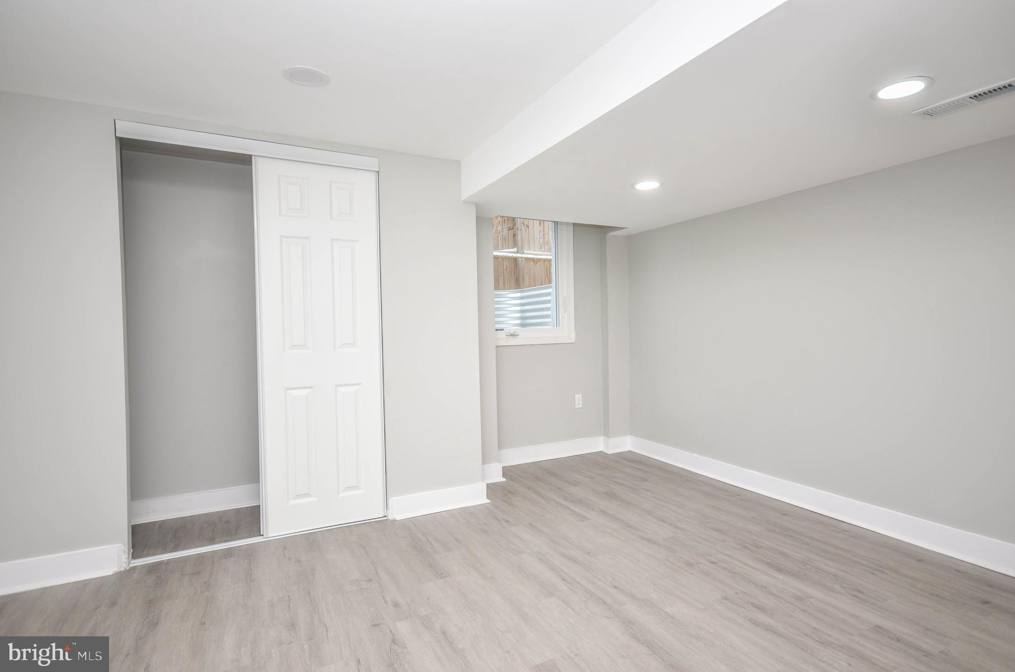 ADELPHI HILLS - Residential