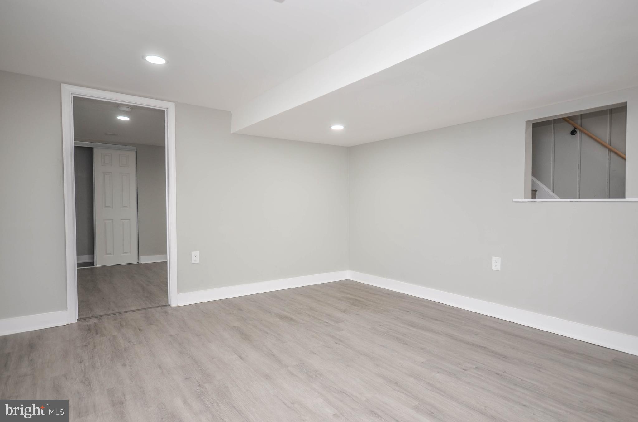 ADELPHI HILLS - Residential