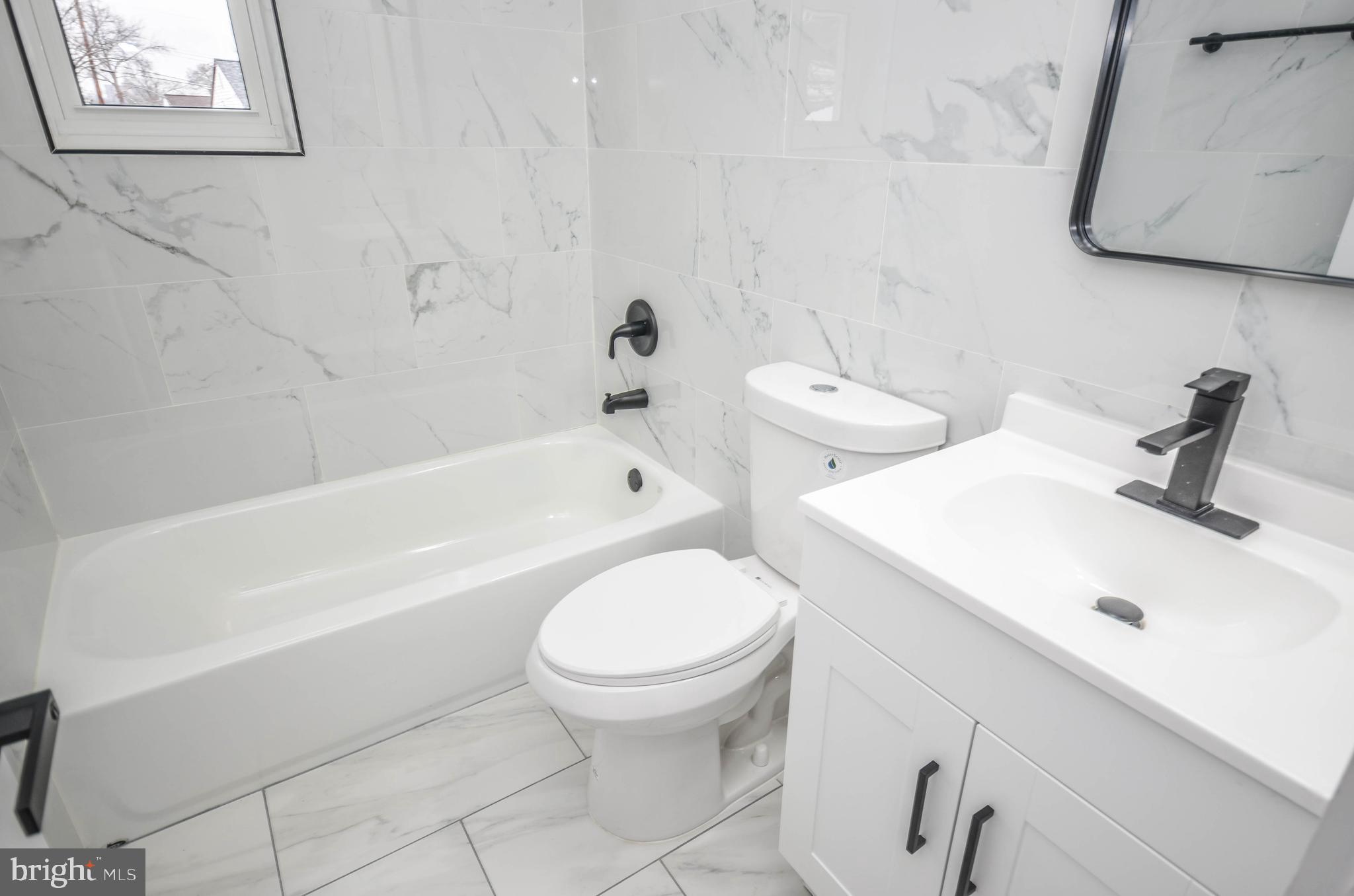 ADELPHI HILLS - Residential